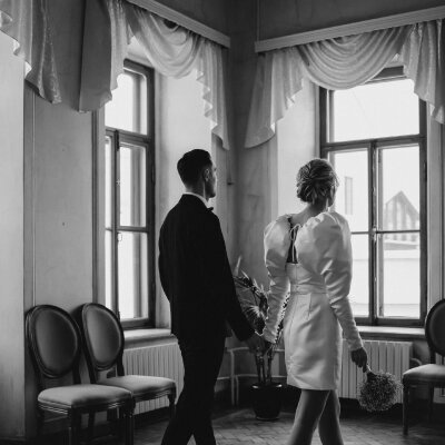 wedding-couple-apartment