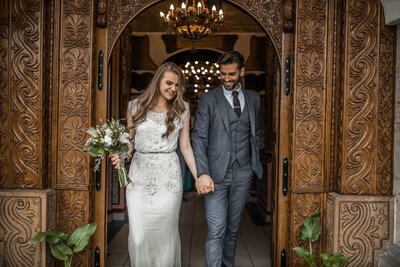 bride groom gold backdrop