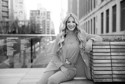 rachelle-city-black-and-white