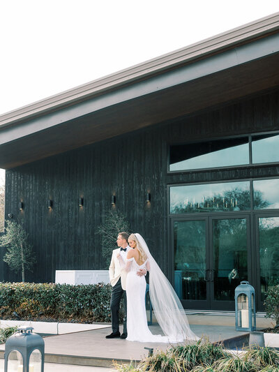 shea-gibson-mississippi-marriage-motherhood-photographer-bride-&-groom-portraits-122
