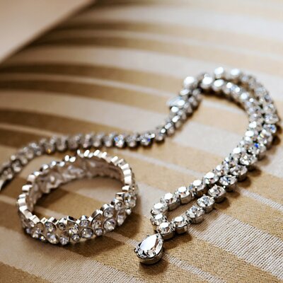 fallback shared on Invalid Date | Brides necklace