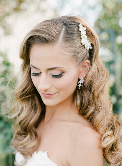 Bride-MakeUp-Hair-Clip-Curls-Jewlery