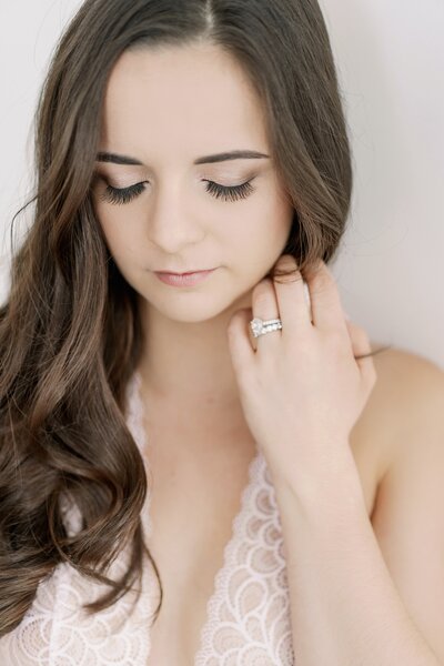 MakeUp-Lashes-Lace-Curls-Oval-Diamond