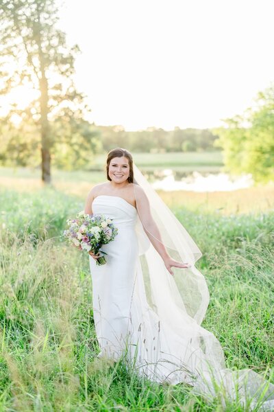 katie_and_alec_wedding_photography_wedding_videography_birmingham_alabama_husband_and_wife_team_photo_video_weddings_engagement_engagements_light_airy_focused_on_marriage_1061