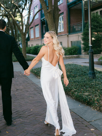 29-torianna-brooke-portraiture-chic-charleston-engagement-session-french-quarter-lauren-paul