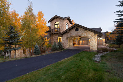 300_aspen_bluff_ln_exterior_front (2)