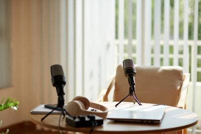 istockphoto-1600708587-612x612 podcast(1)