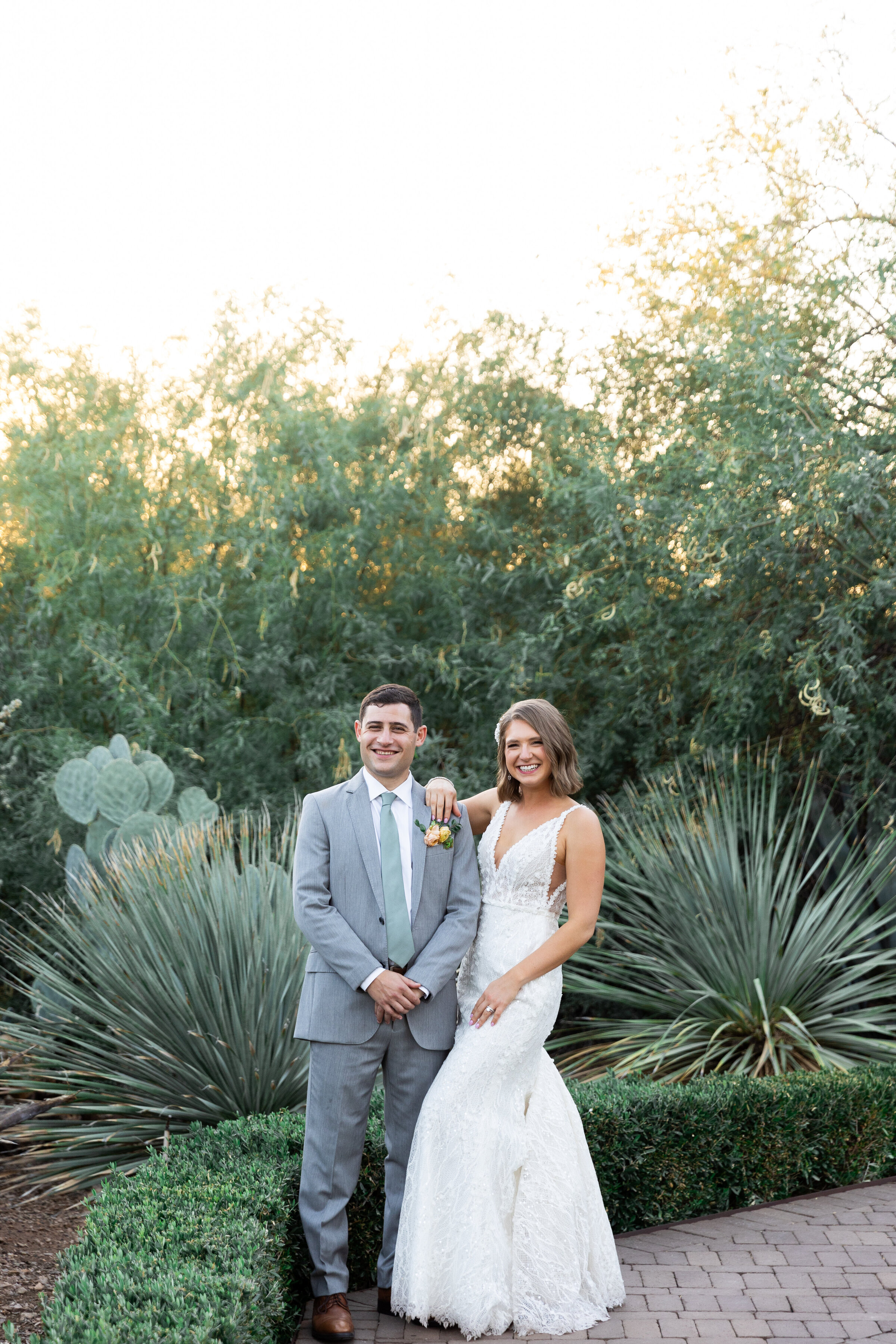 Karlie Colleen Photography - Emily & Mike - Wedding Sneak Peek - El Chorro - Arizona - Revel Wedding Co-312