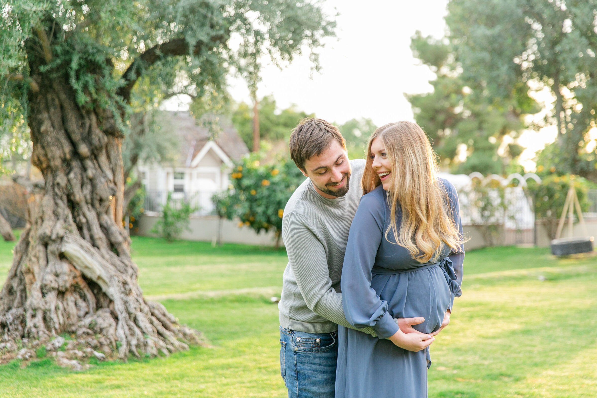 Karlie Colleen Photography - Phoenix Arizona Maternity Session - Green Historic Home - Hannah & Calvin -70