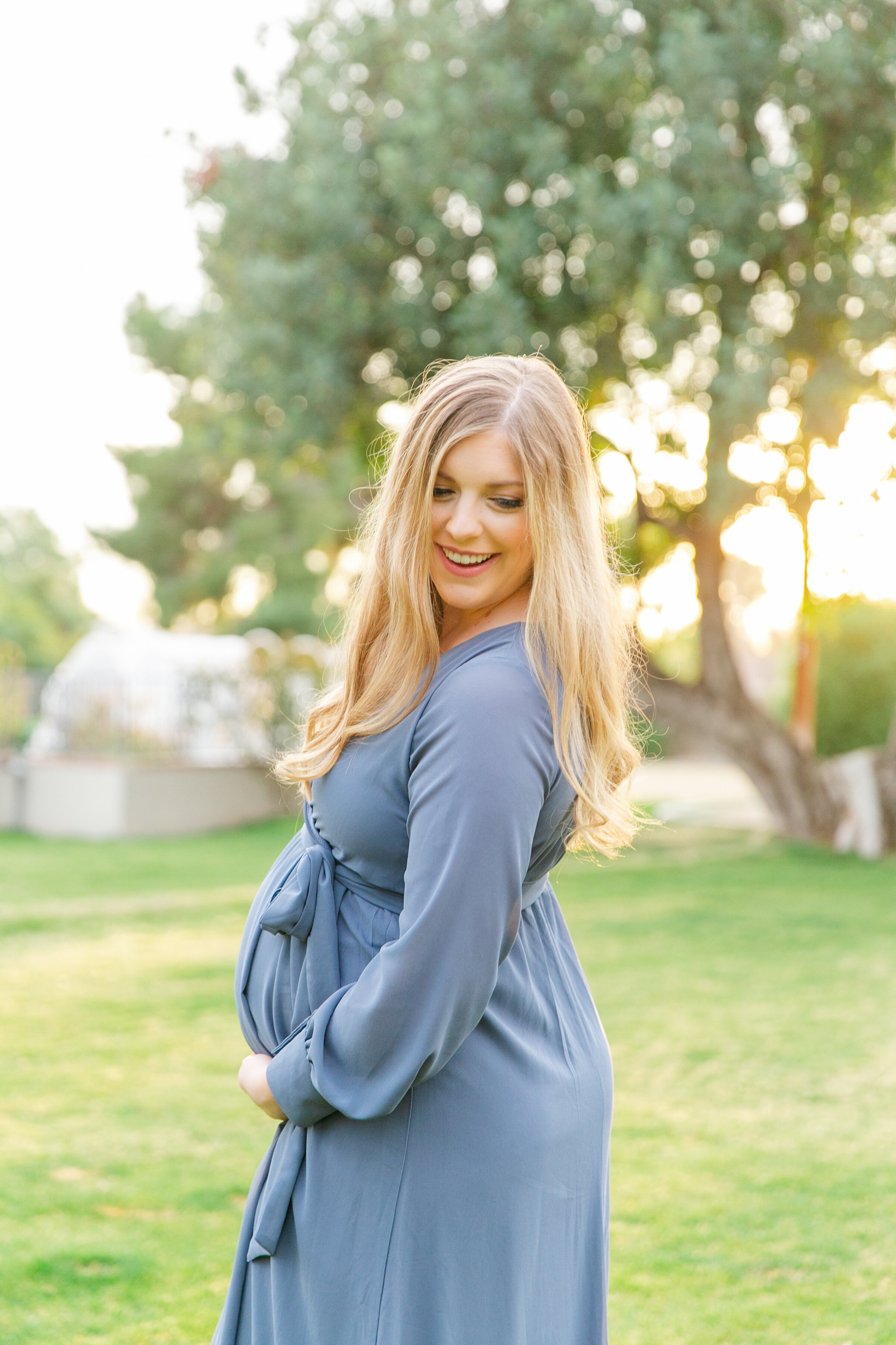 Karlie Colleen Photography - Phoenix Arizona Maternity Session - Green Historic Home - Hannah & Calvin -87
