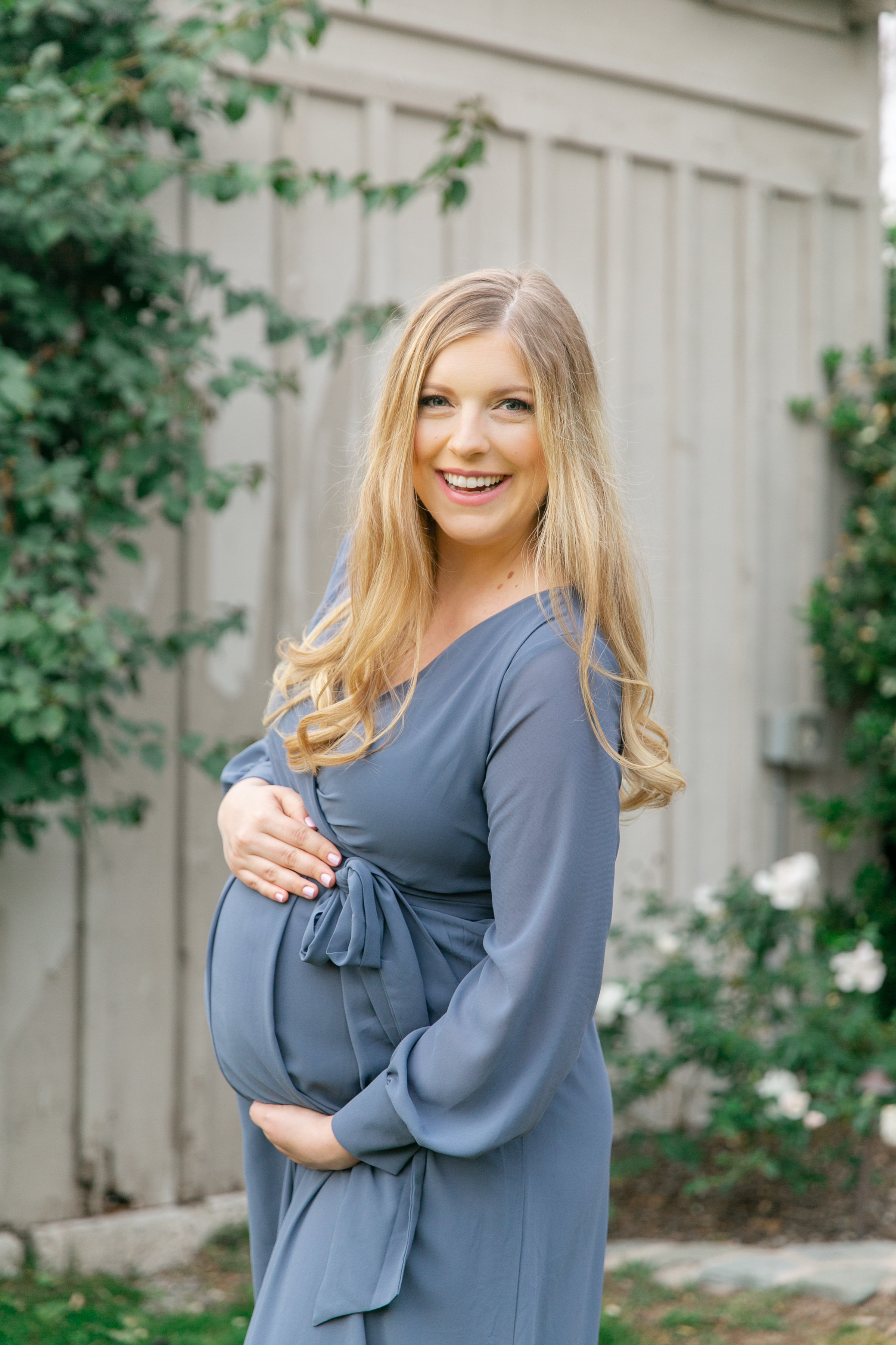 Karlie Colleen Photography - Phoenix Arizona Maternity Session - Green Historic Home - Hannah & Calvin -59