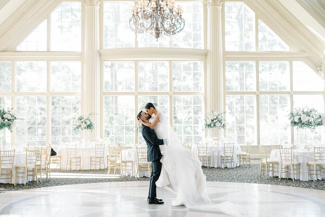 Naz and Matt’s love was one that started back during their sophomore year of highschool! Growing up together they’ve seen each other grow and change into two adults that are crazy about one another! Throughout t (8)