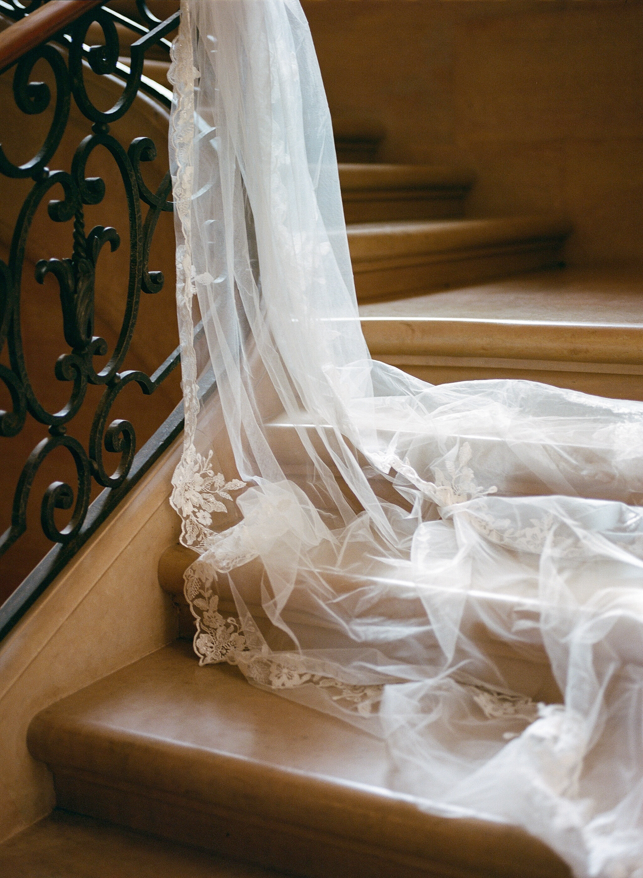 Dutch Curiosity Cabinet Wedding - Kerry Jeanne Photography - 93