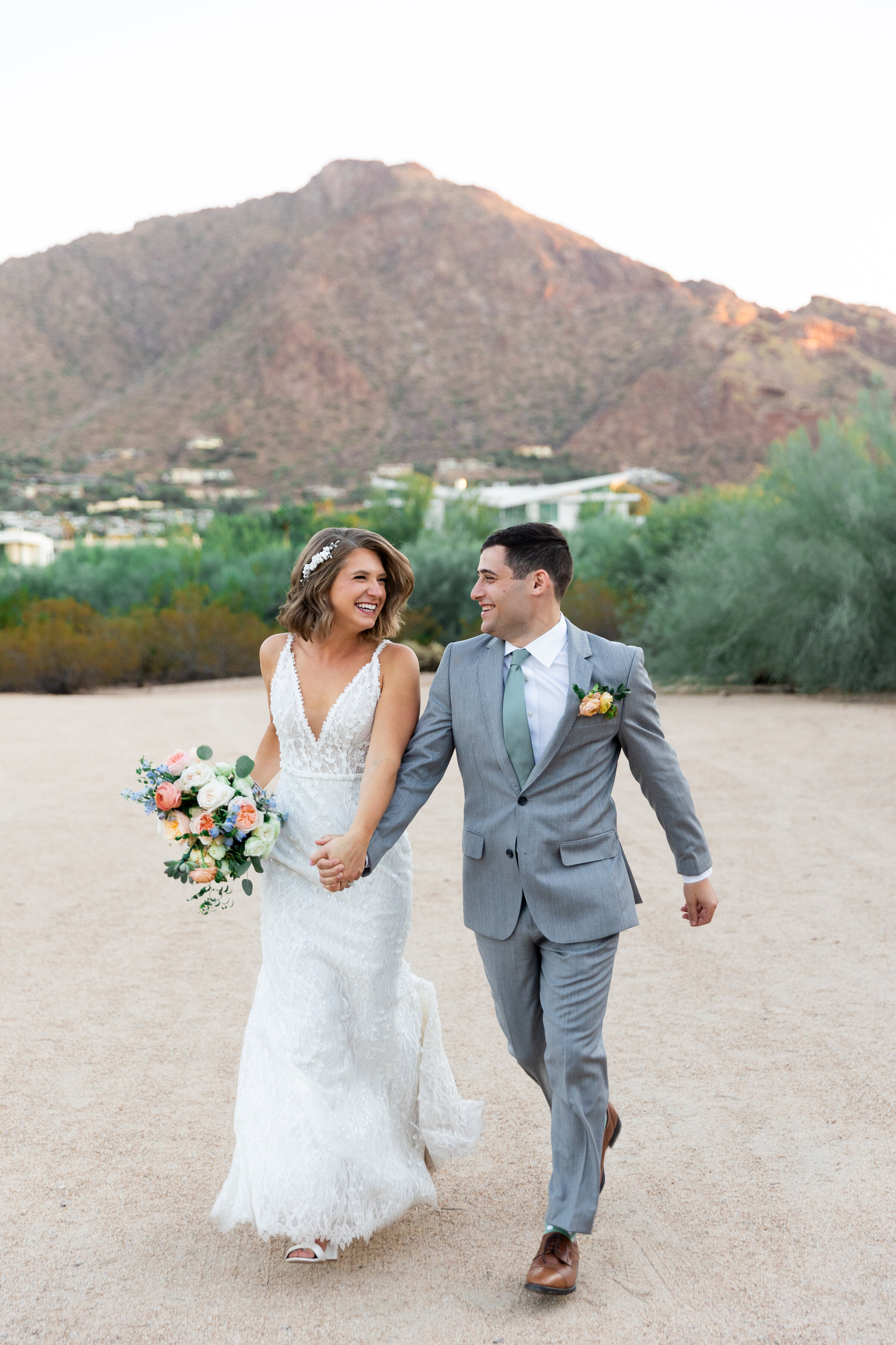 Karlie Colleen Photography - Emily & Mike - Wedding Sneak Peek - El Chorro - Arizona - Revel Wedding Co-339
