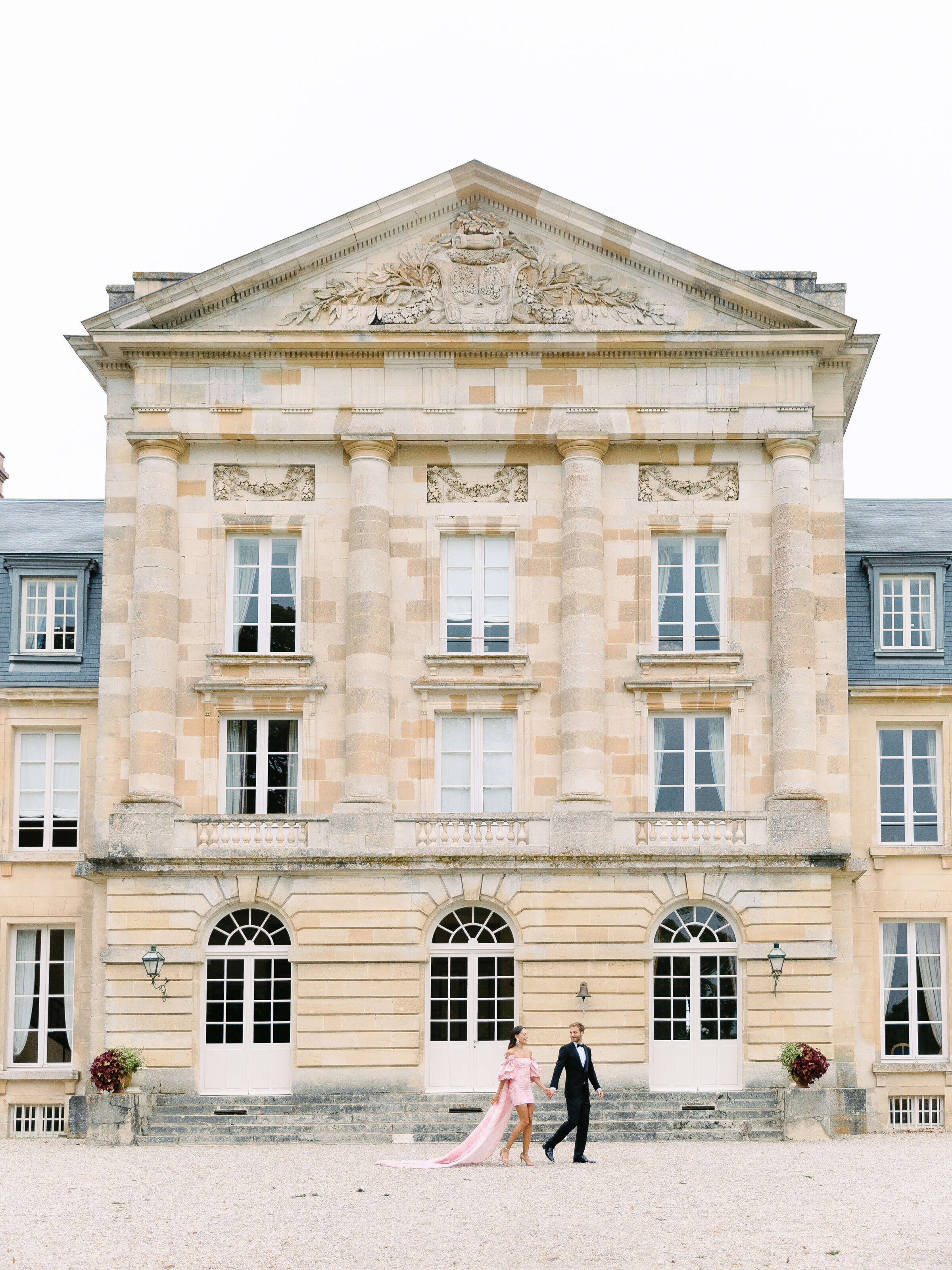 Spring_French Chateau_Destinationelopement_in France018