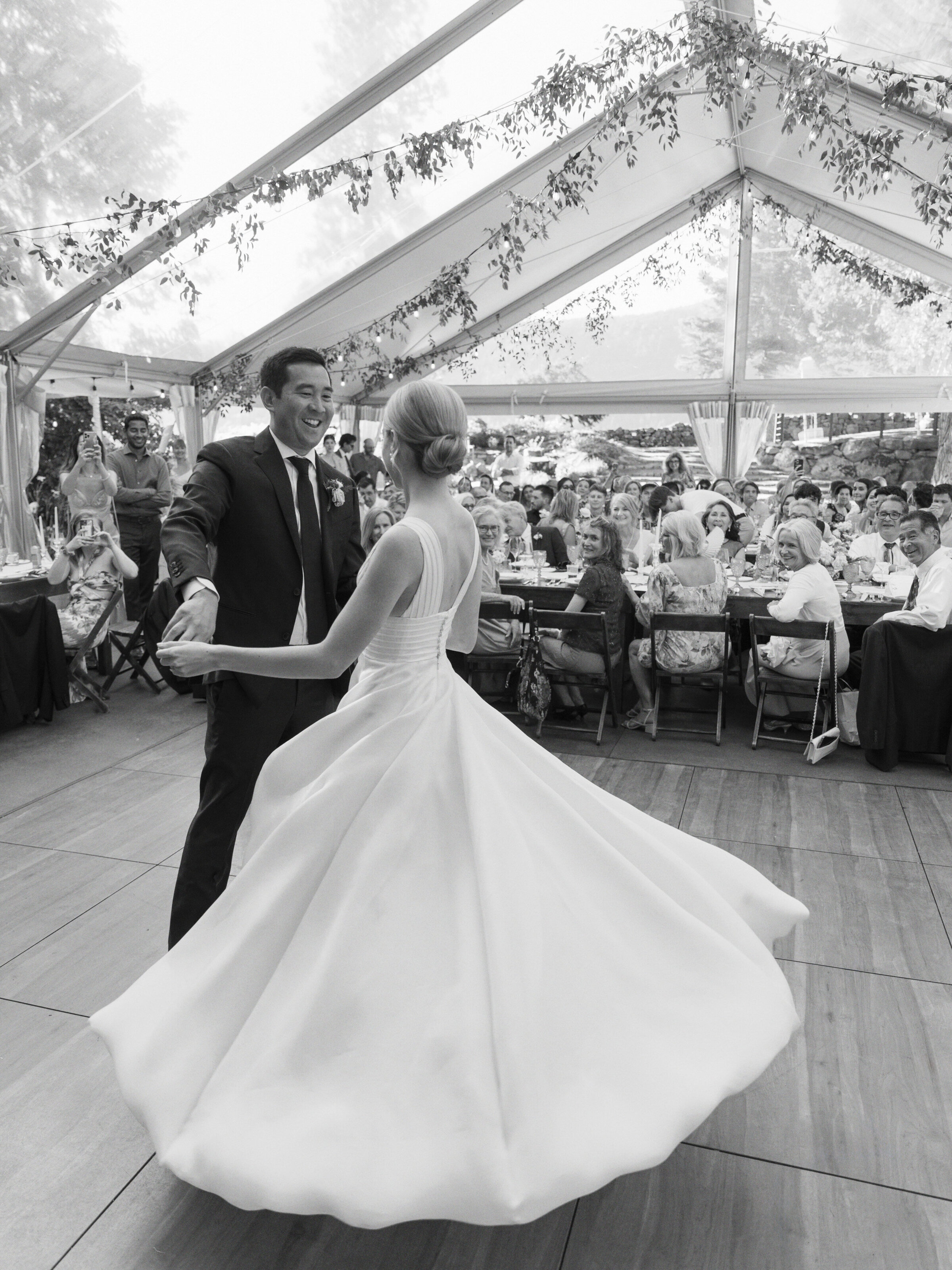 weddings-at-the-griffin-house-hood-river-oregon-by-the-tenneys-photographers-10