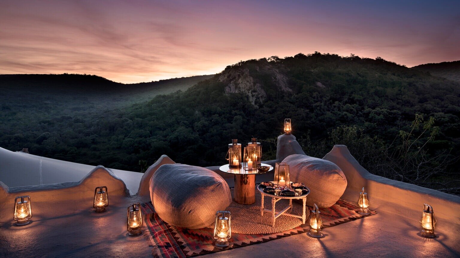 romantic-candles-at-phinda-rock-lodge-1536x864