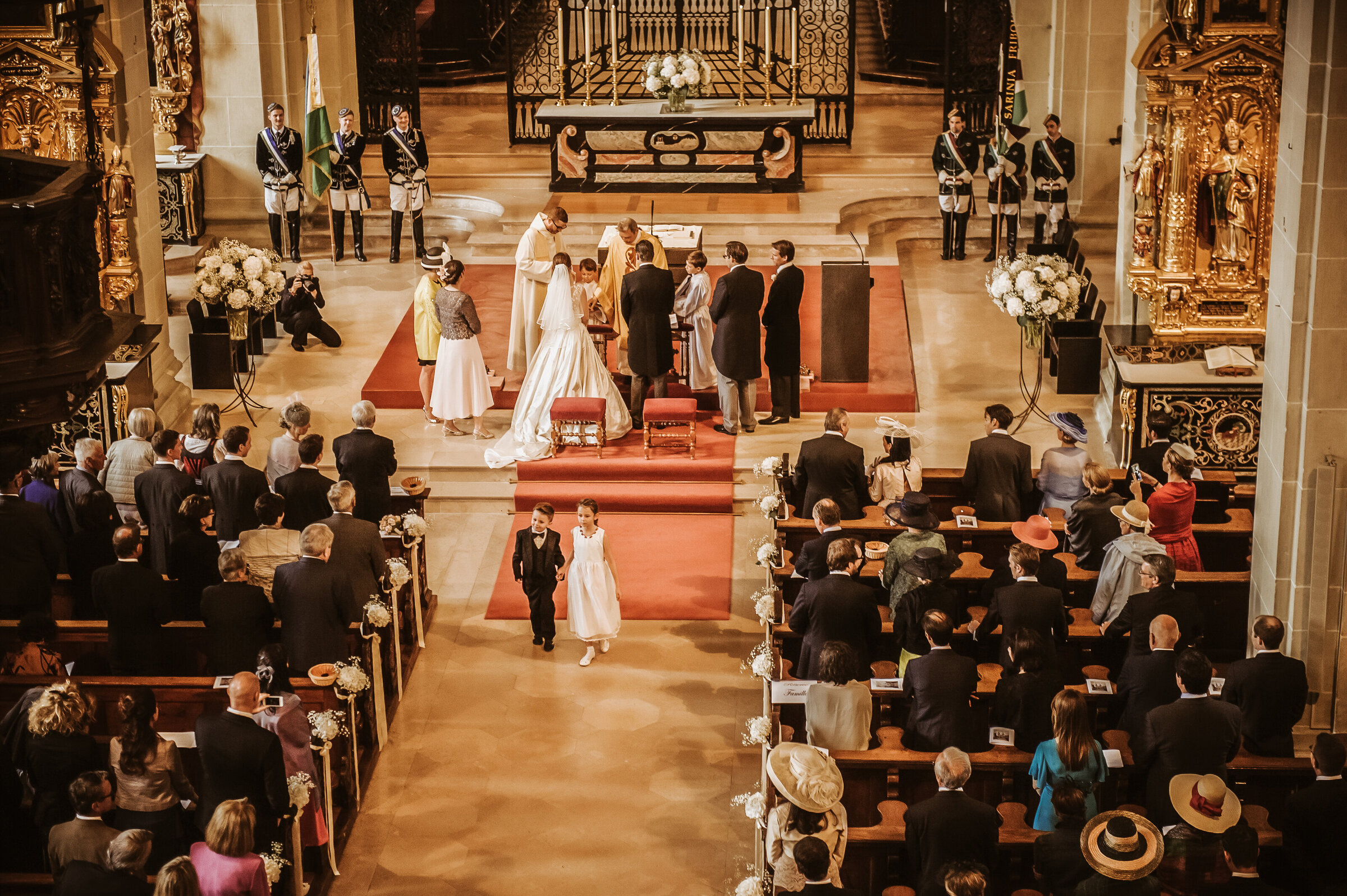 wedding-storytelling-church-1