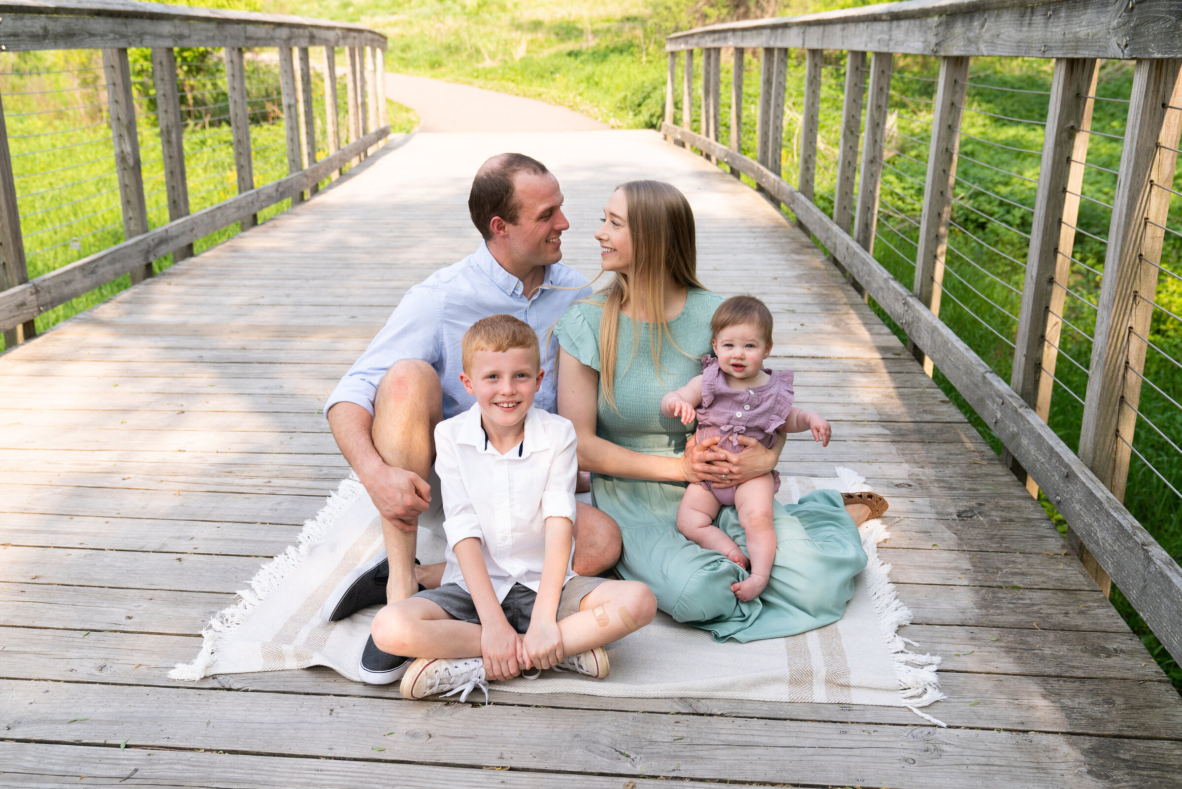 Outdoor family photography - Best Minneapolis family photographers - Twin Cities family photography