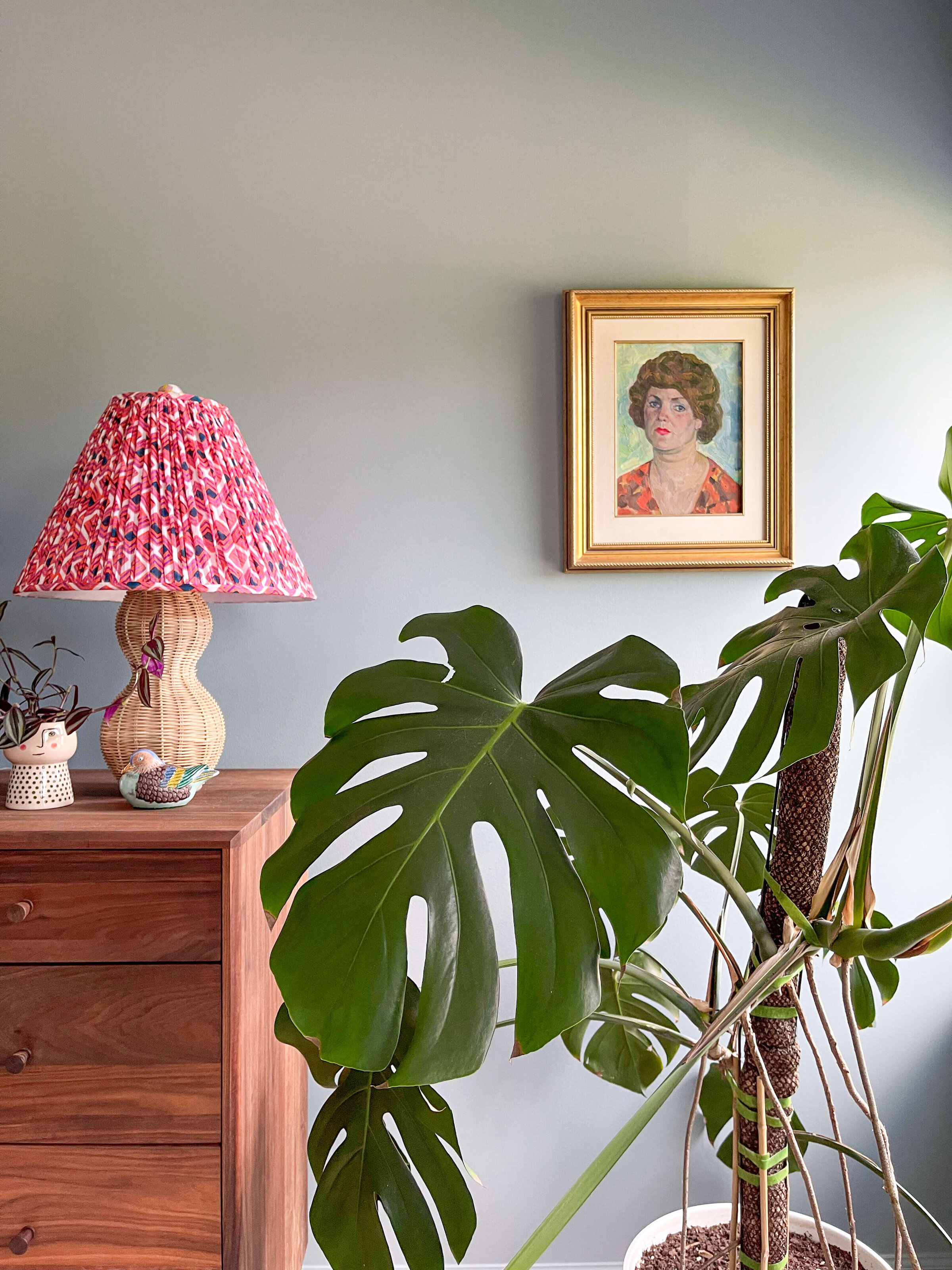 styled-dresser-and-plant-in-bedroomJPG