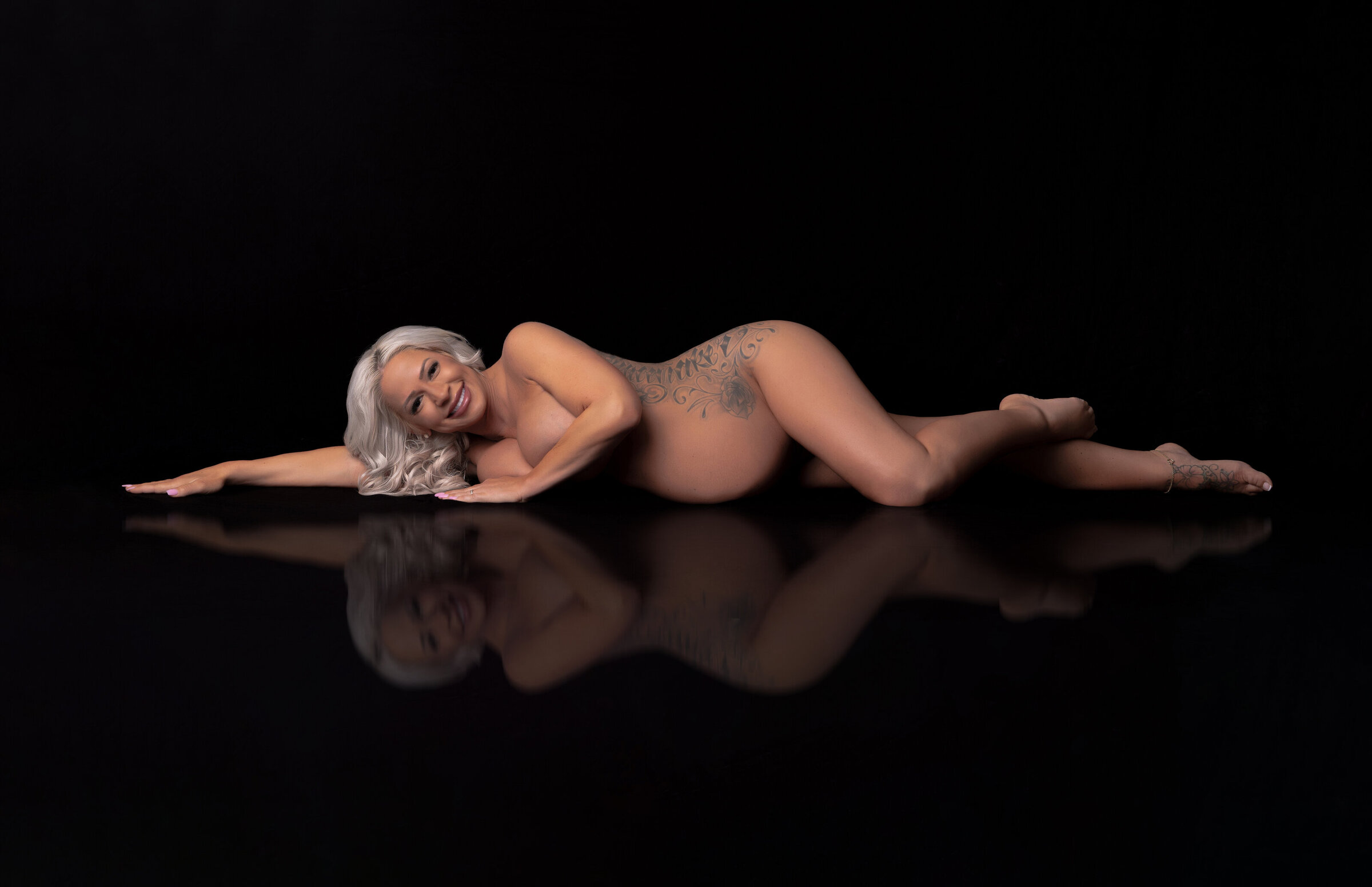 SteinArtStudio Maternity Rebeca Coursey-8 reflection