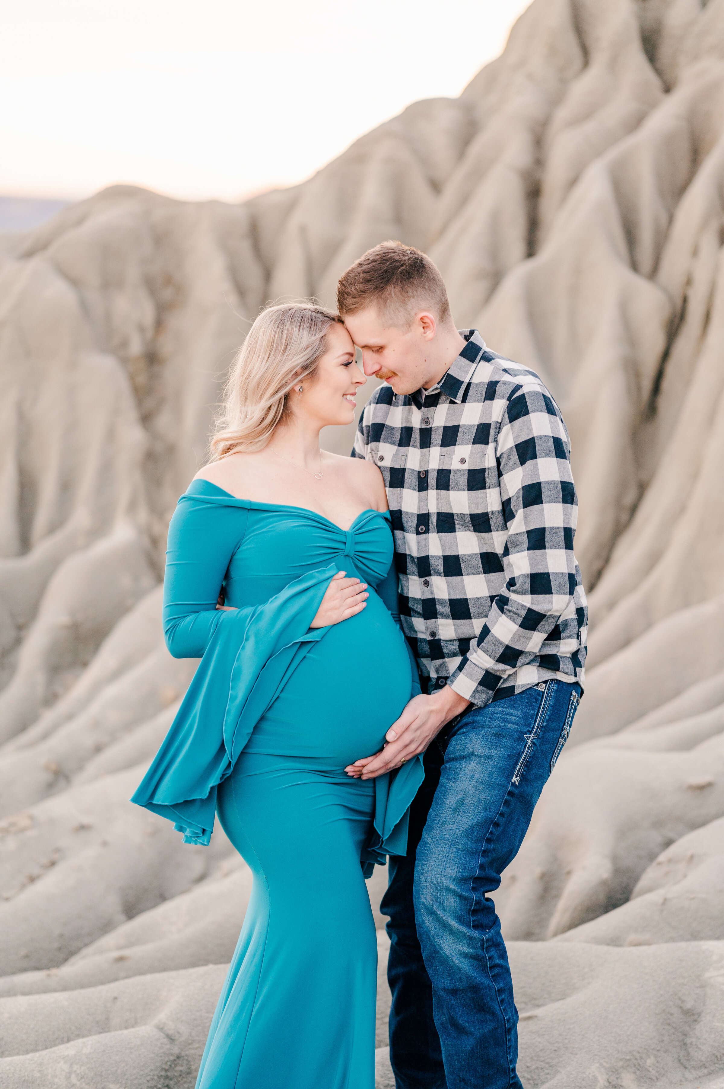 Dry Buffalo Jump Maternity Photos