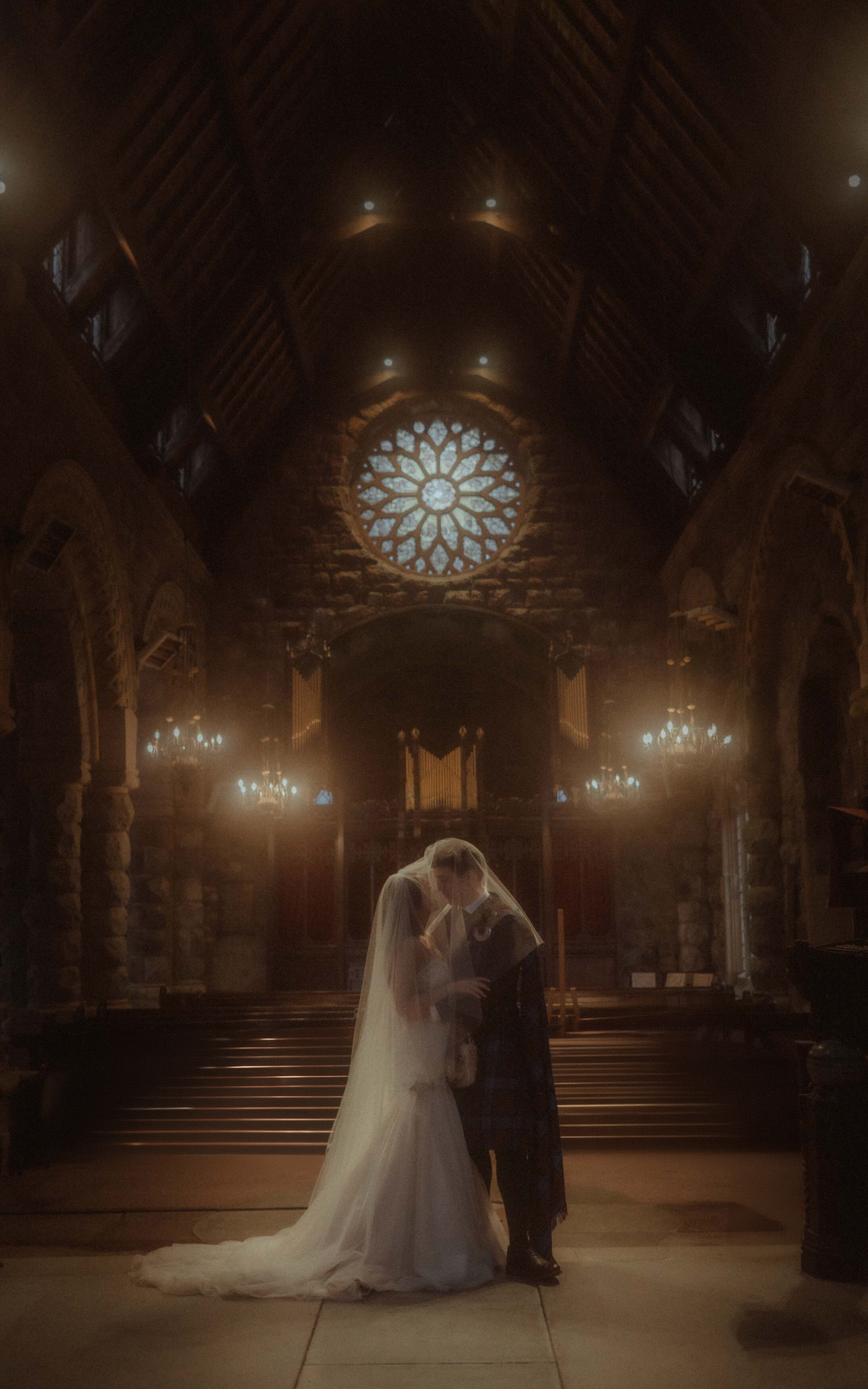 WeddingPhotography-TheSwiechs-StConansAndArdanaiseigScotland-178