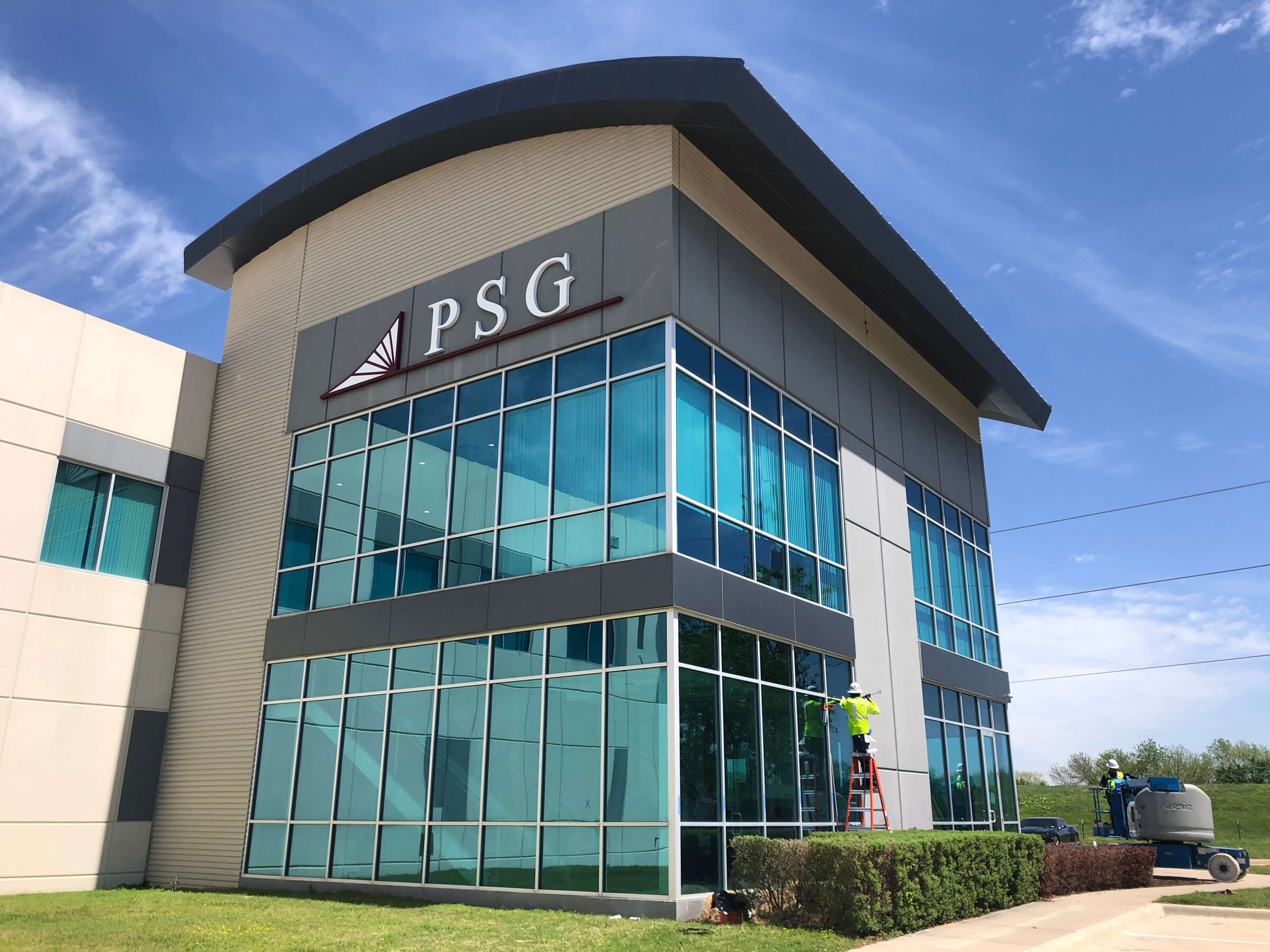 20210408_182550995_iOS