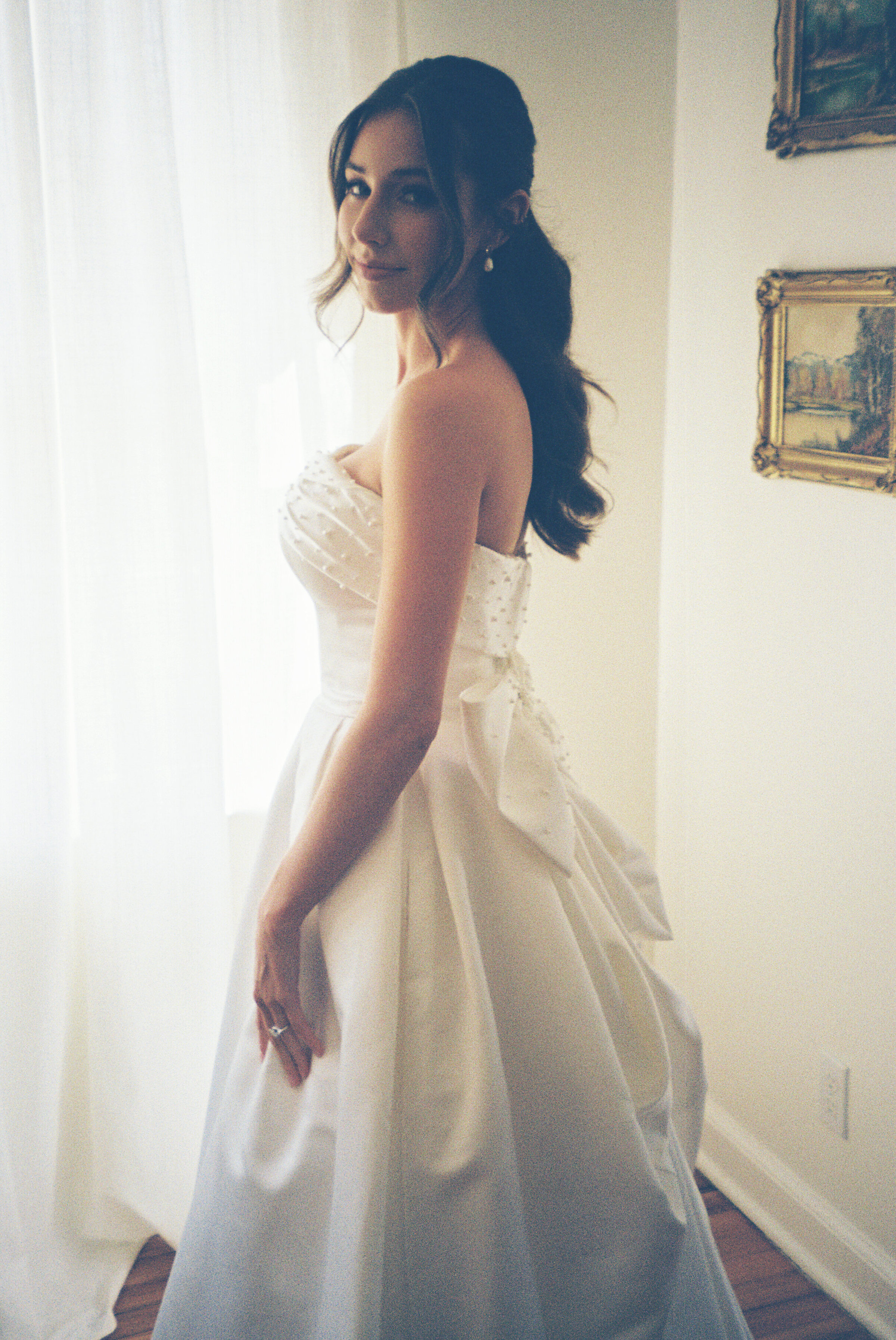 a bride getting ready on film in jacksonville, fl