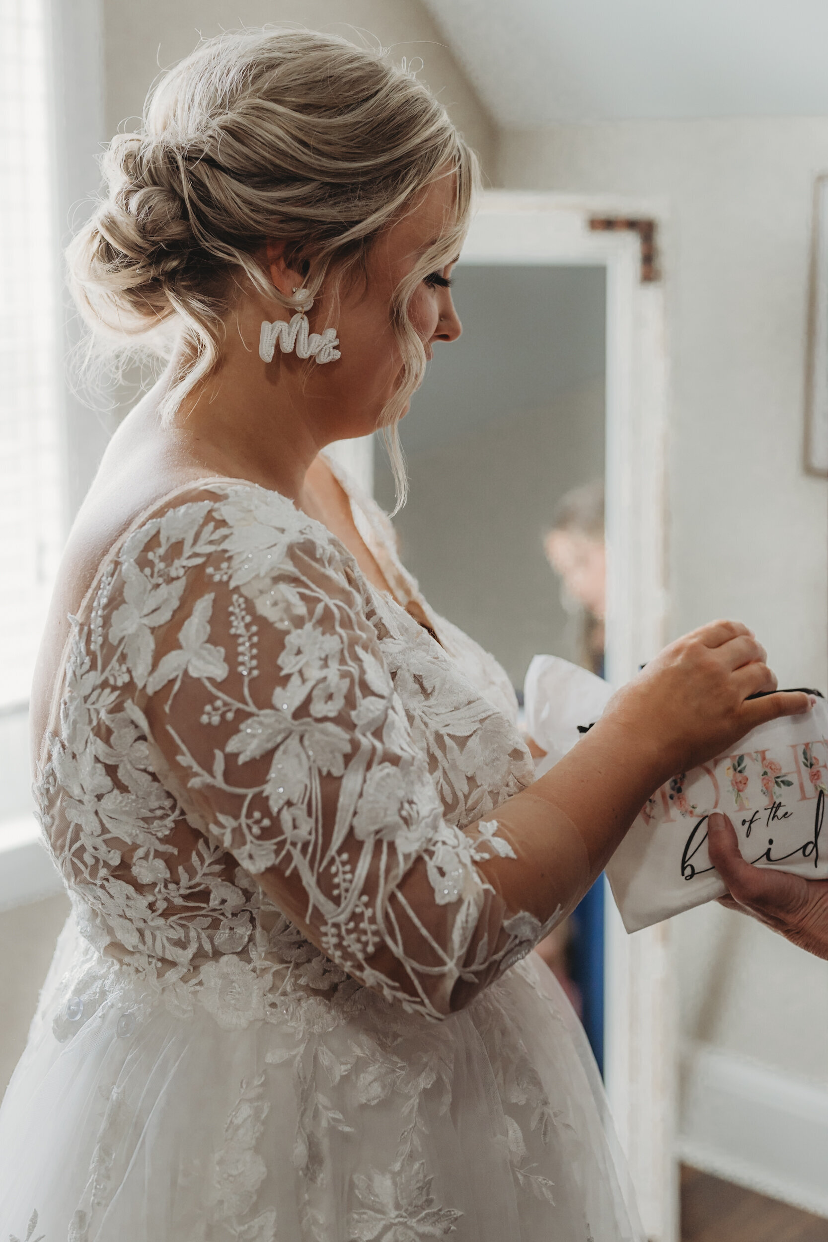 bride-lace-dress