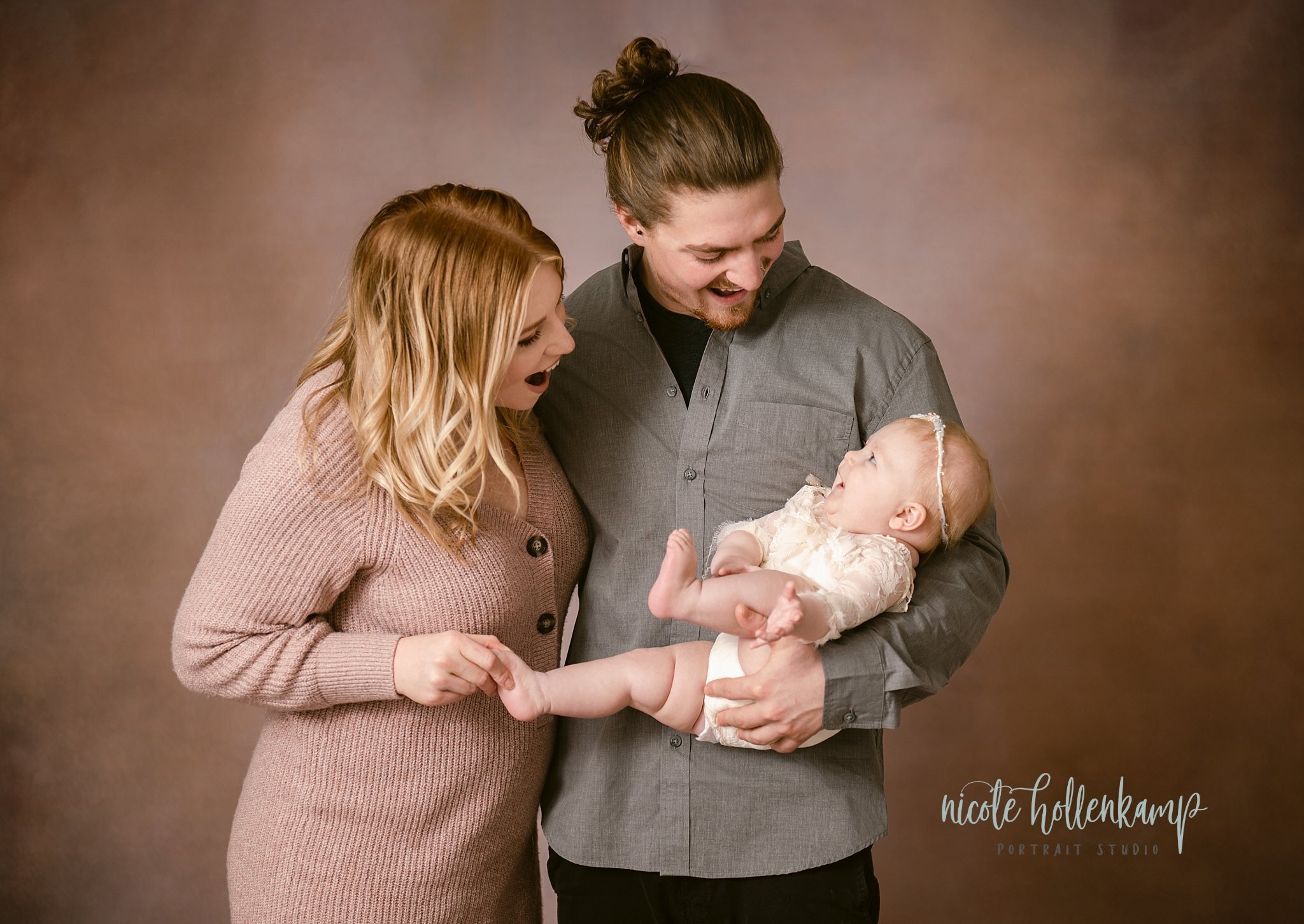 Newborn Photographers in Minnesota with a studio