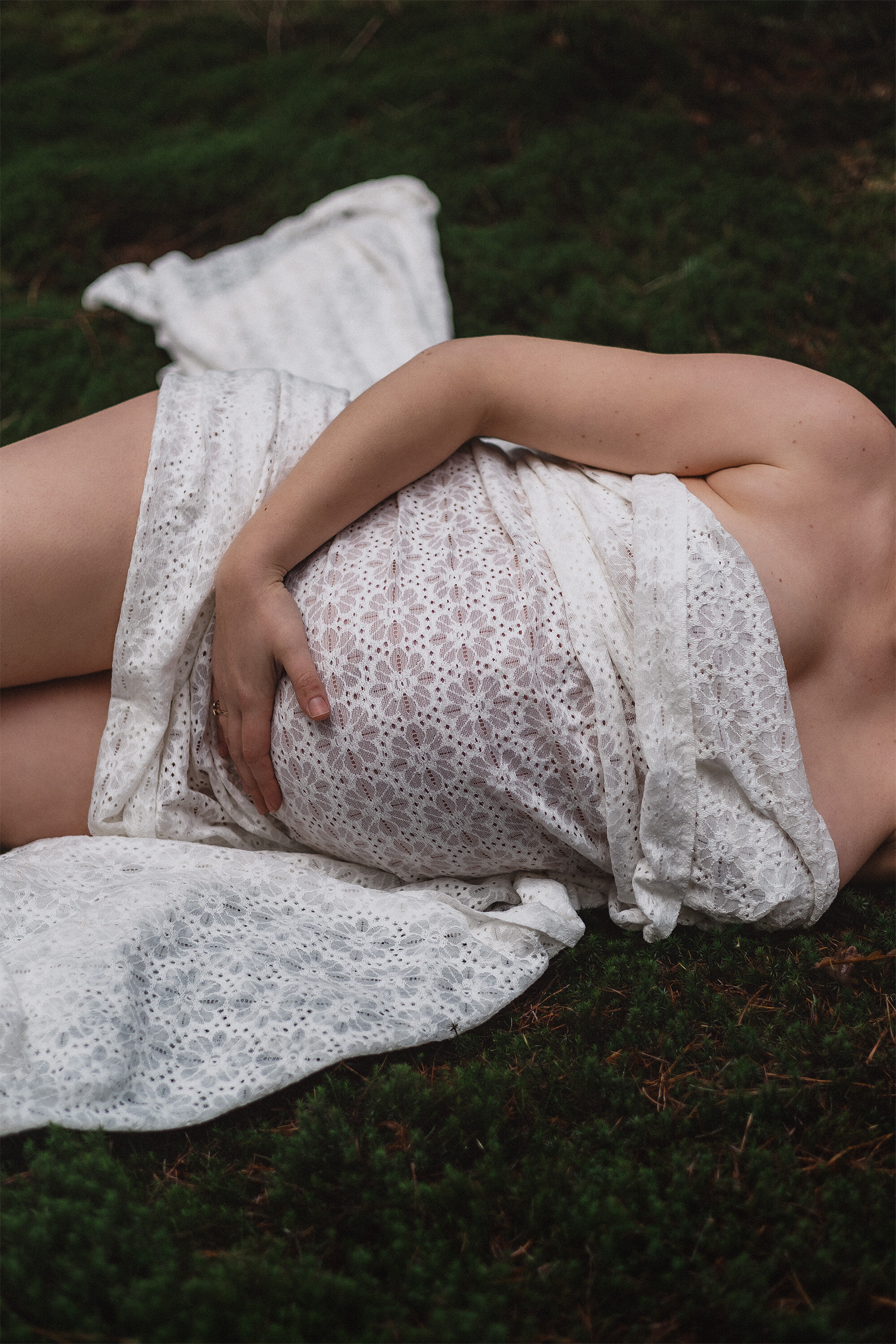 Zwangerschapsshoot Bos Hilversum subtiel nude
