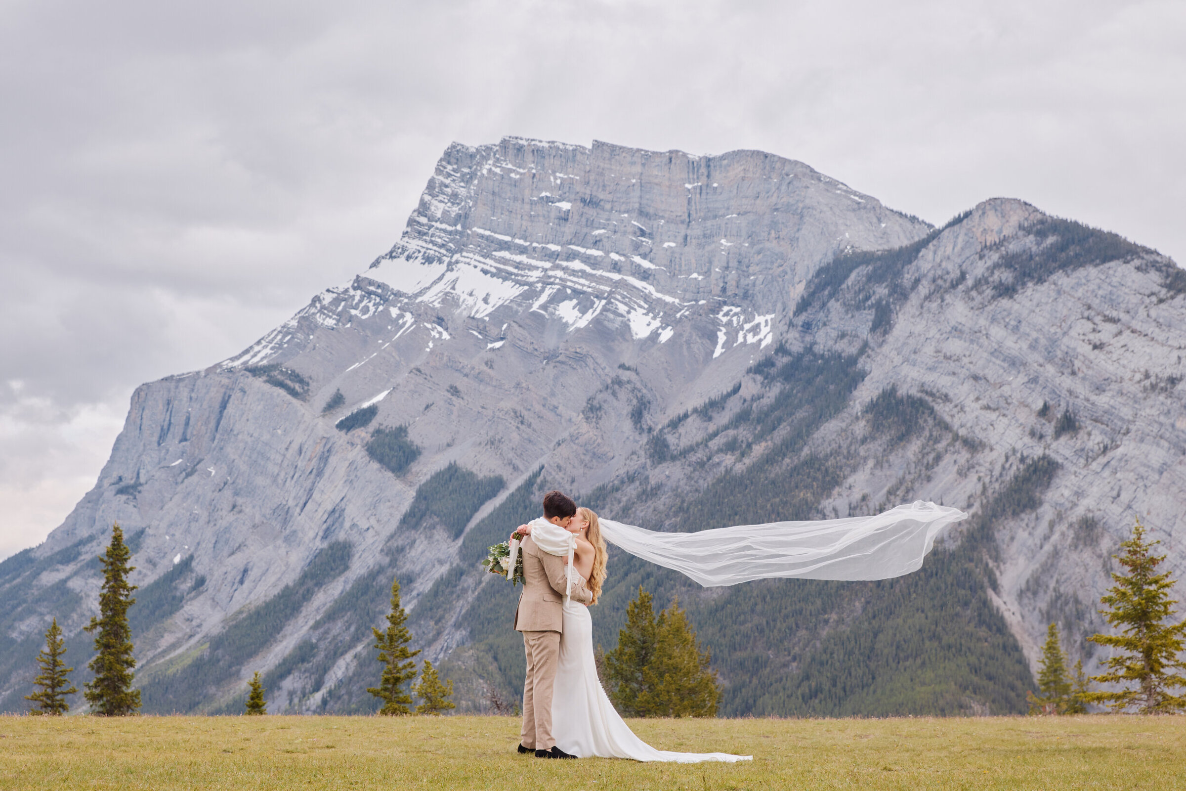 Banff_Wedding_Photography_GrecoPhotoCo_449