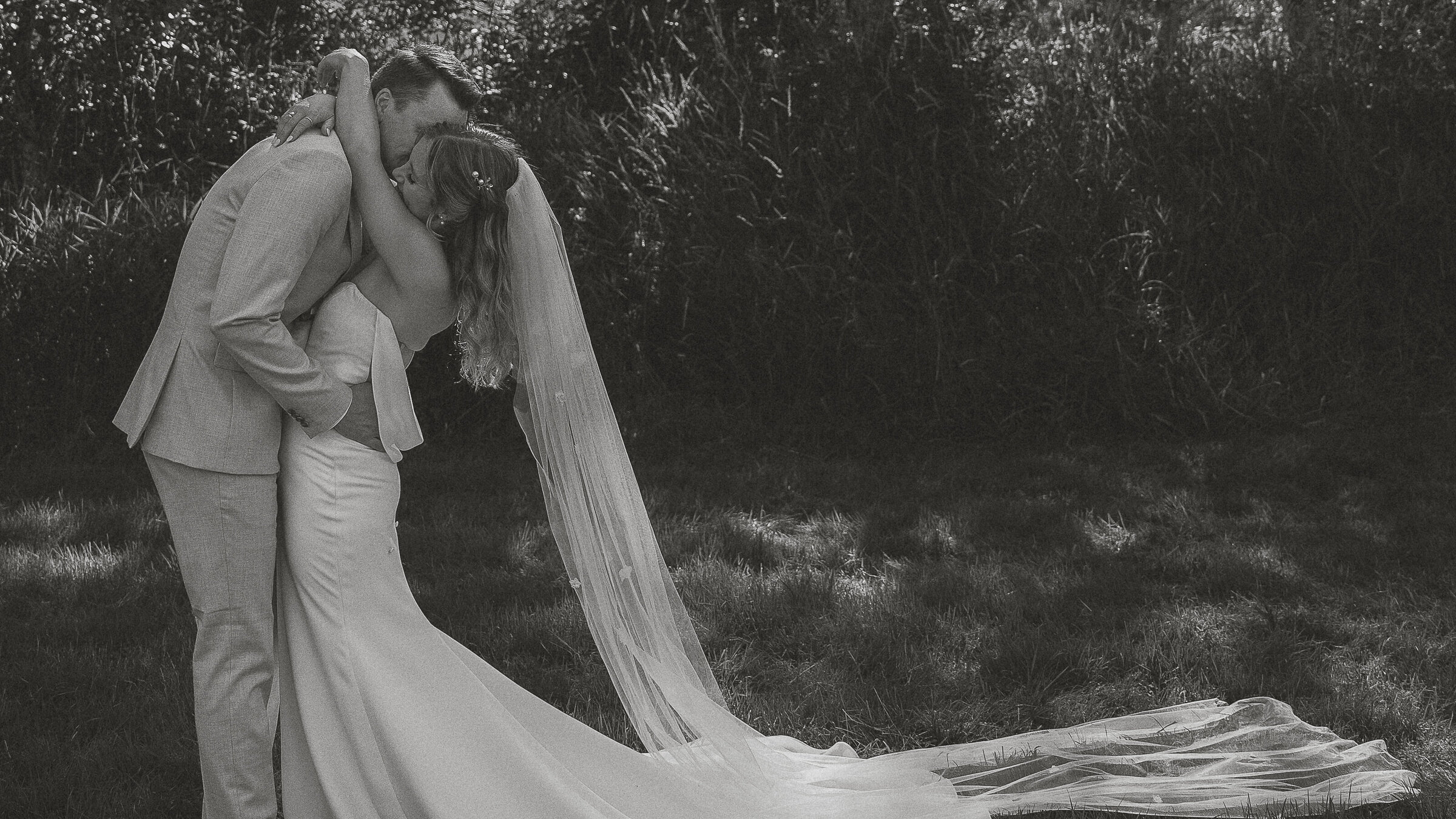 AD-wedding-comox-2025-latitude 49 photography-couples portraits-4906814-B&W