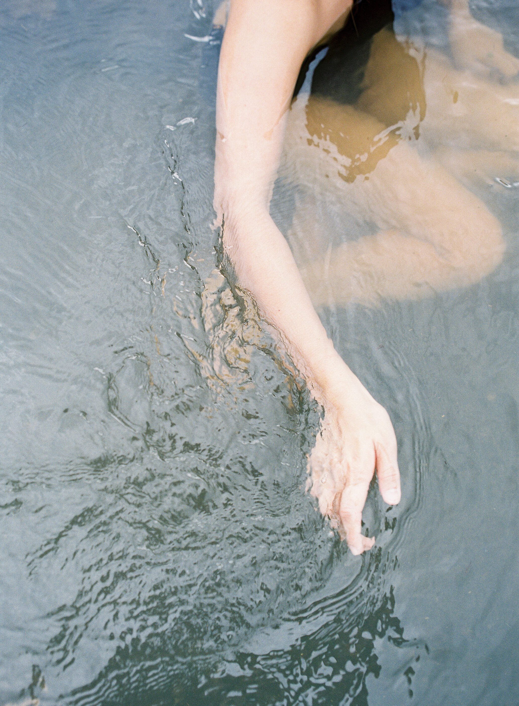 Icealnd Engagemet Session Pre Wedding Session Luxury Destiantion Adventure Photographer Fine Art Film 62