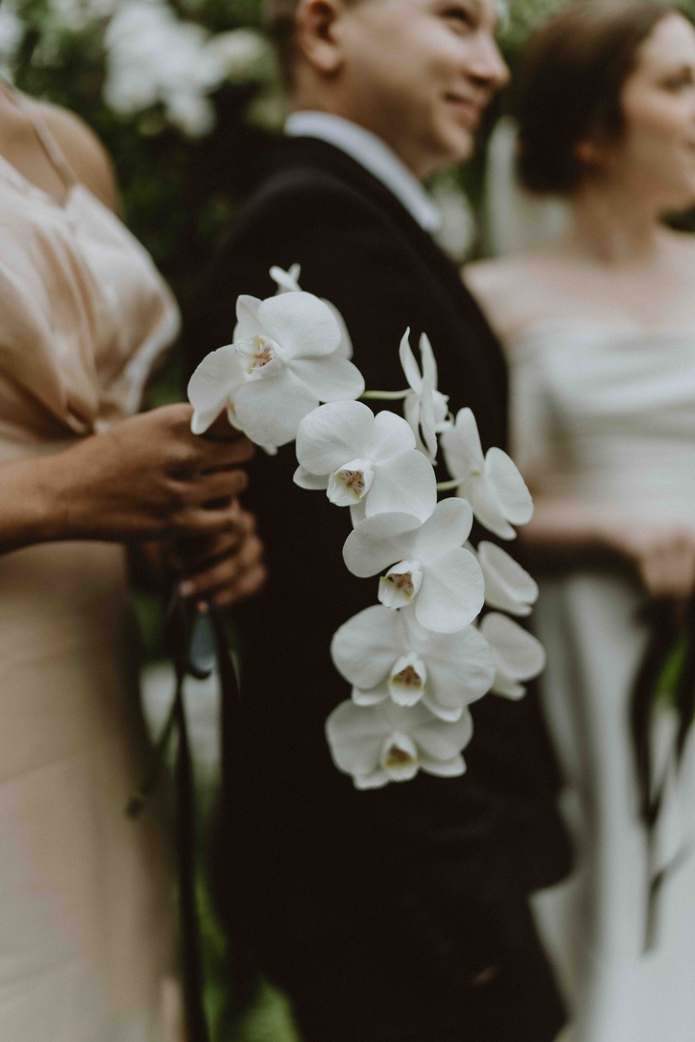 modern-minimal-wedding-flowers (19)