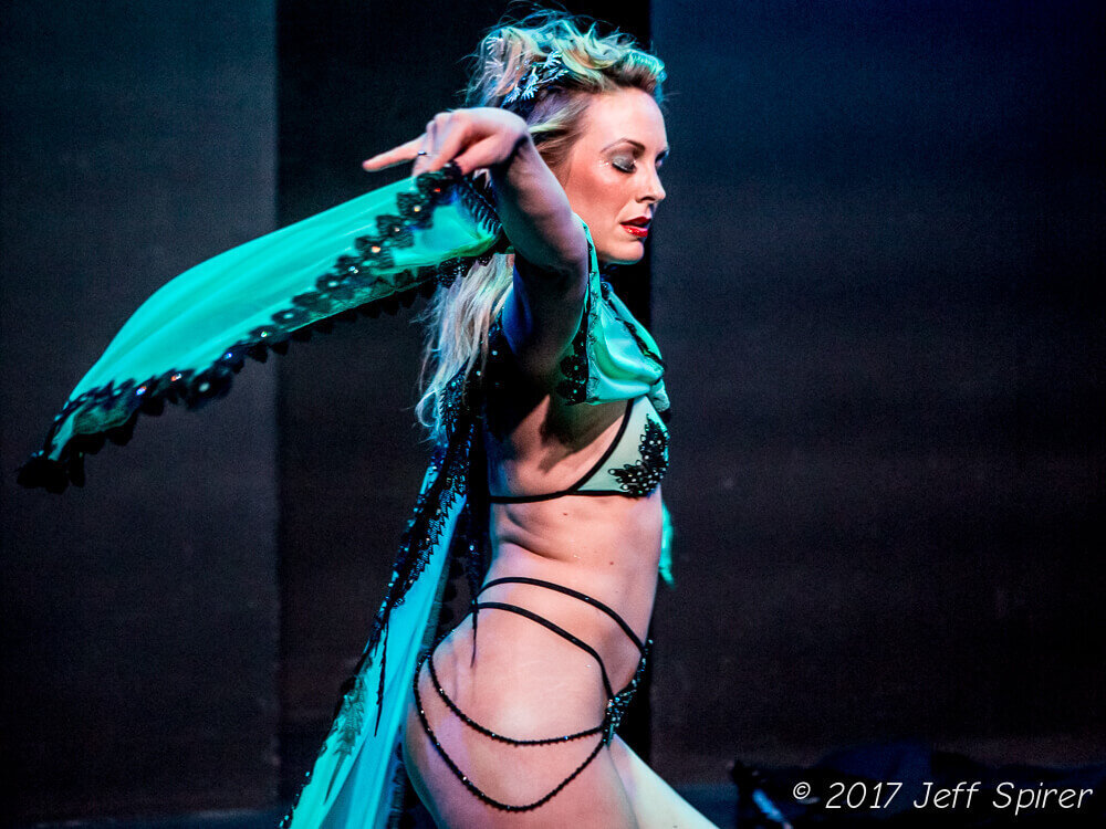 woman_burlesque_teal_costume