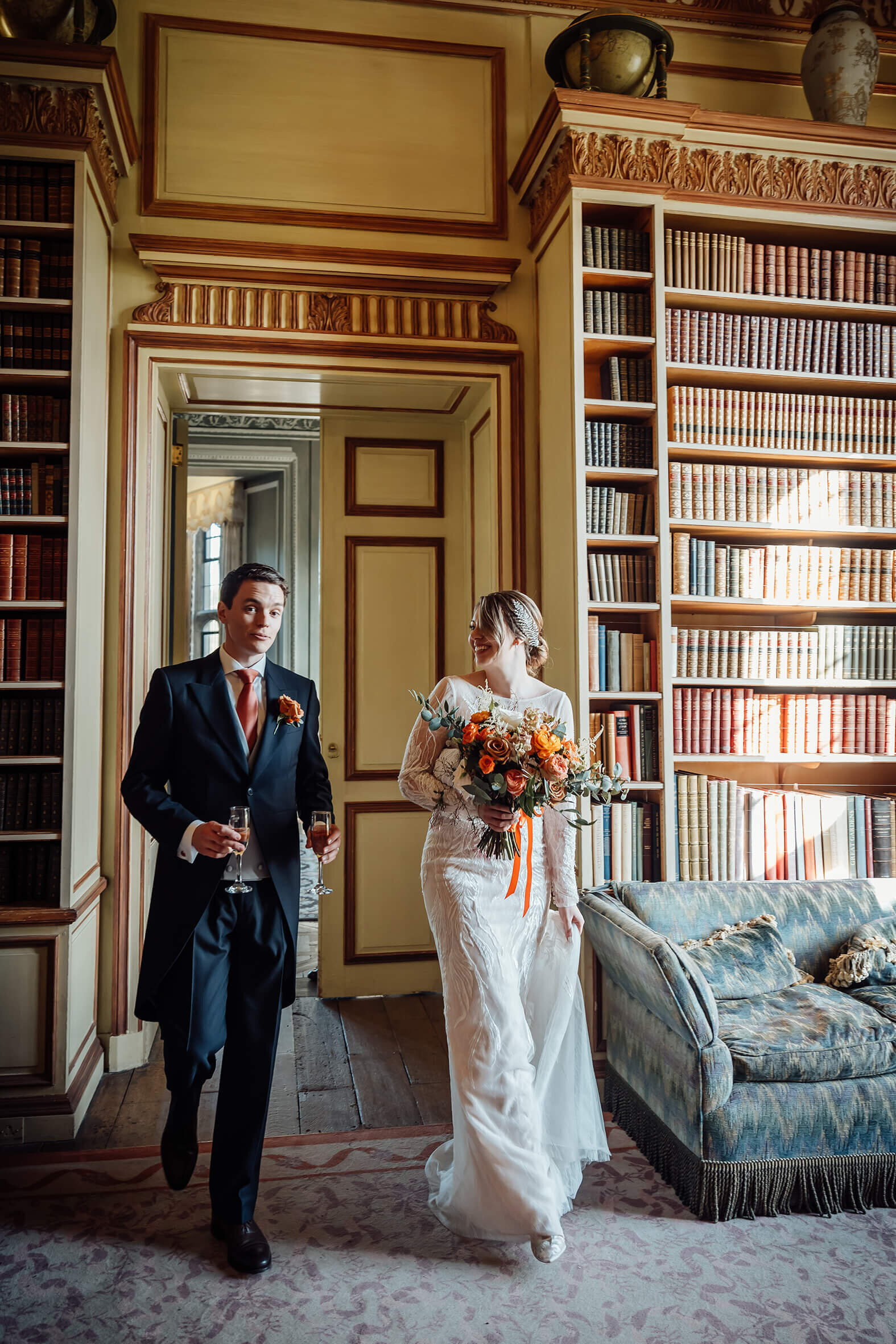leeds-castle-wedding-couple-library