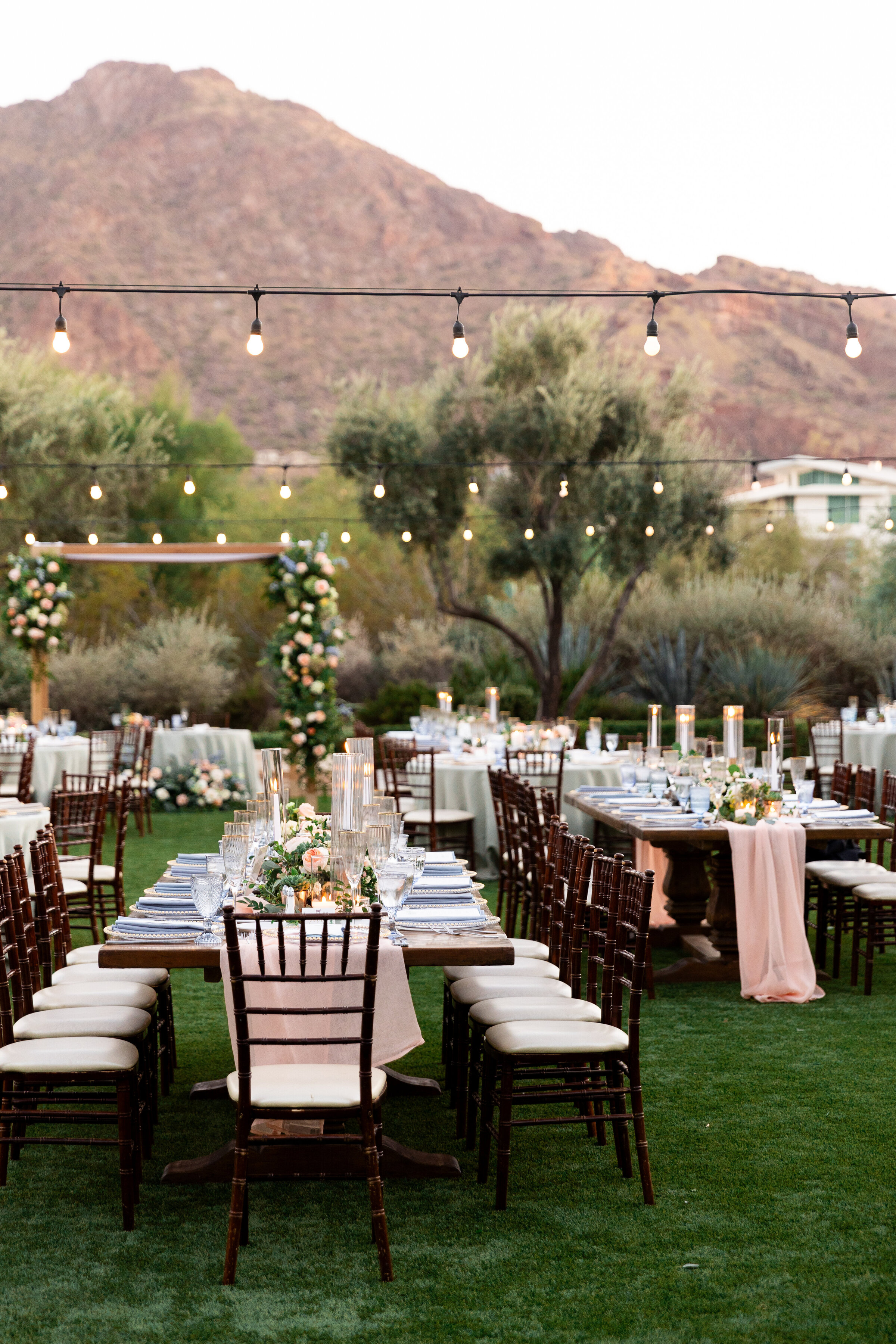 Karlie Colleen Photography - Emily & Mike - Wedding Sneak Peek - El Chorro - Arizona - Revel Wedding Co-343