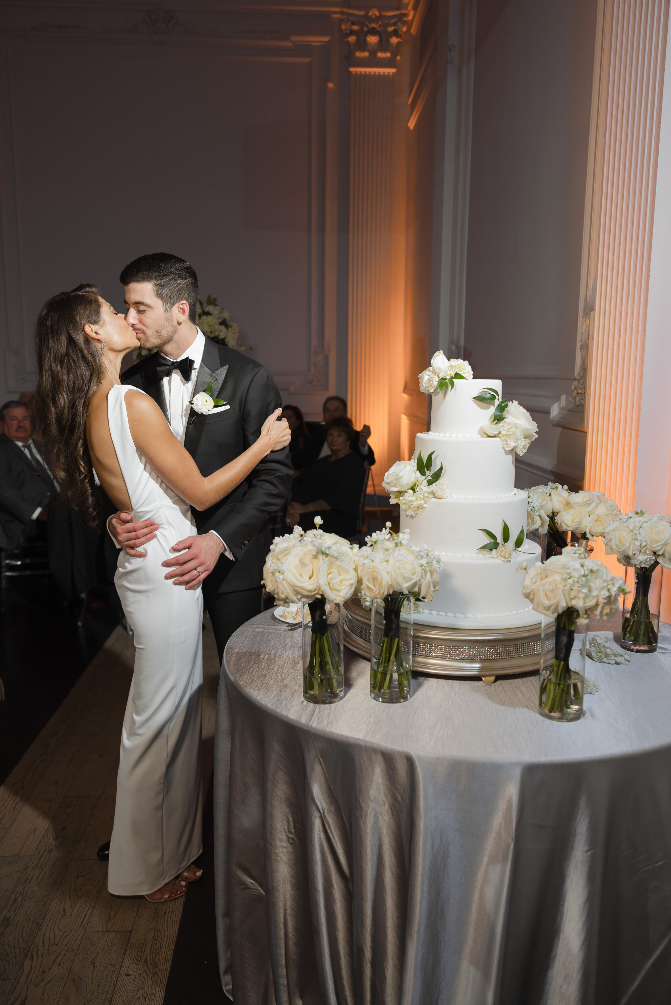 philadelphia-cake-cutting-wedding-reception-photo