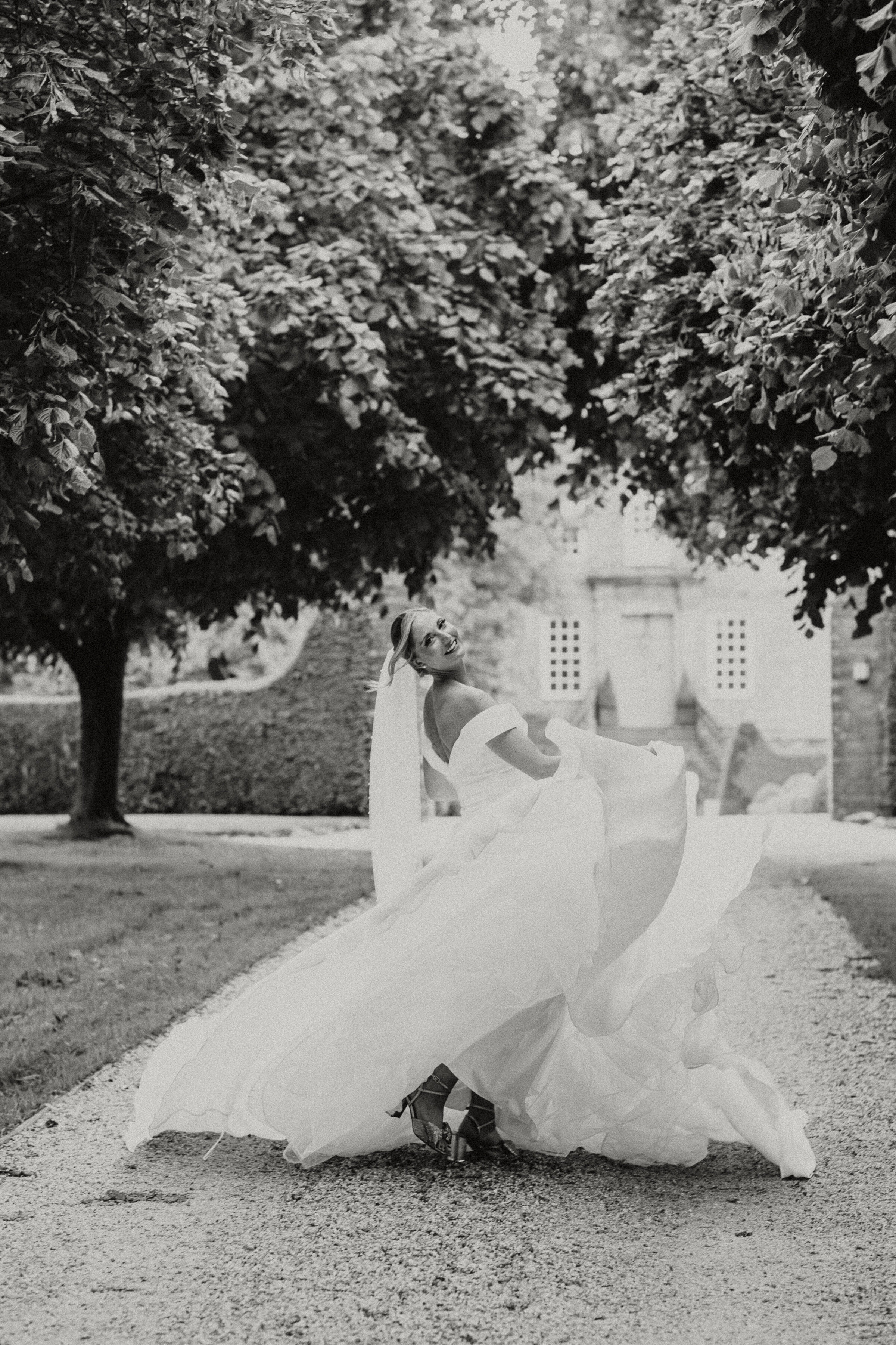 Feel like a movie star on your wedding day photography