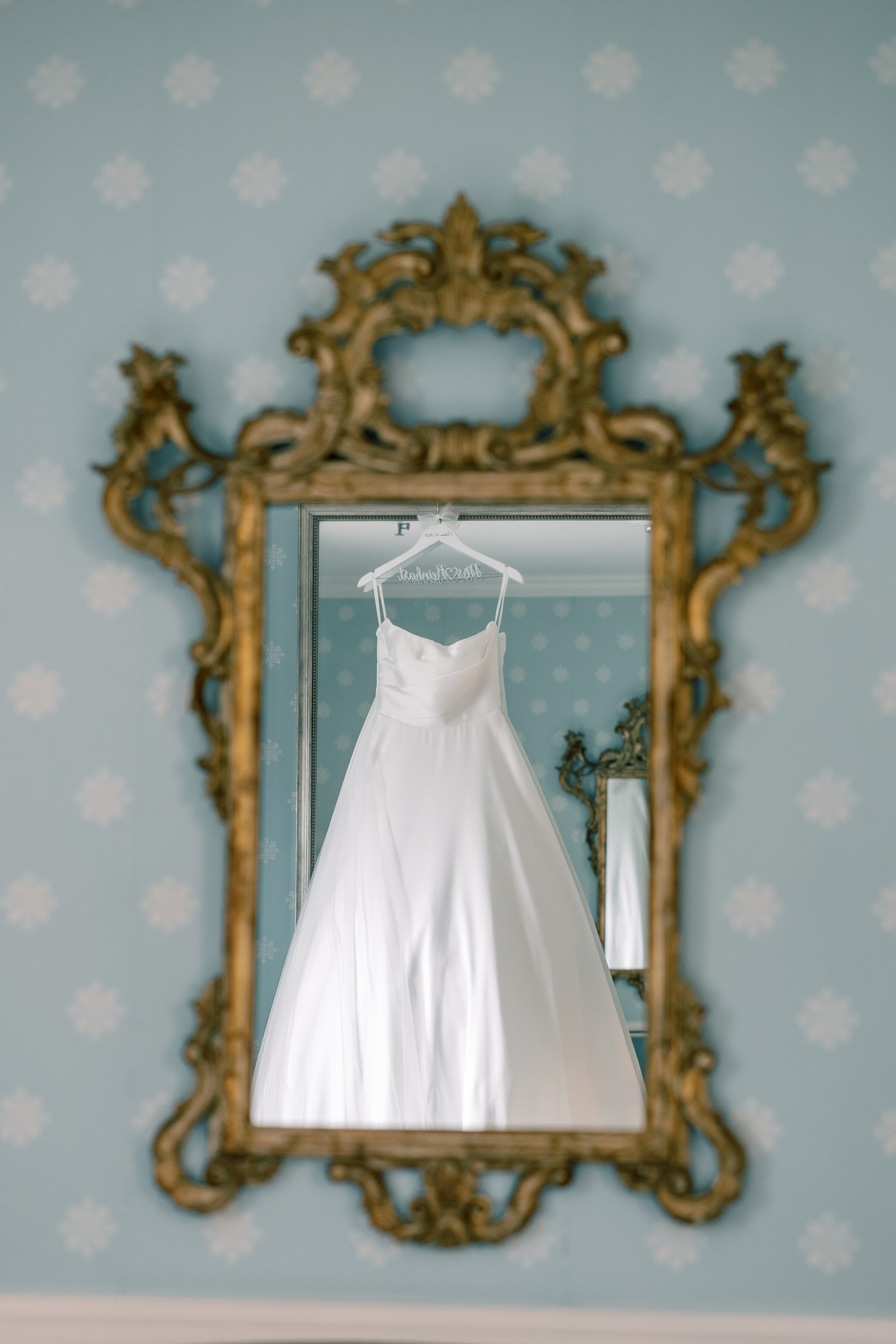 Atlanta Wedding Photographer | Classic White Bridal Ball Gown At Estate Wedding Venue