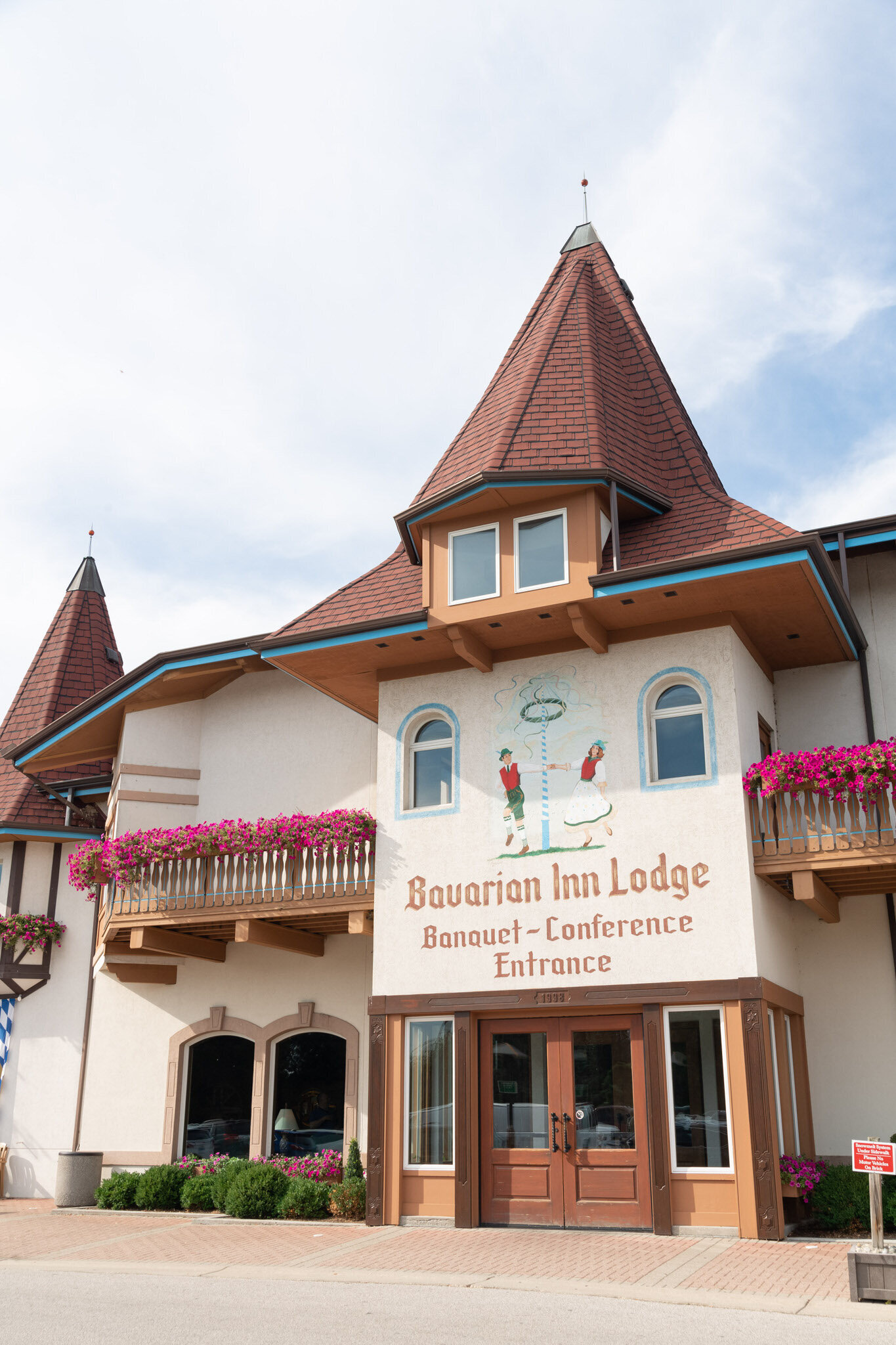 the entrance to the Bavarian Inn Lodge in Frankenmuth, MI