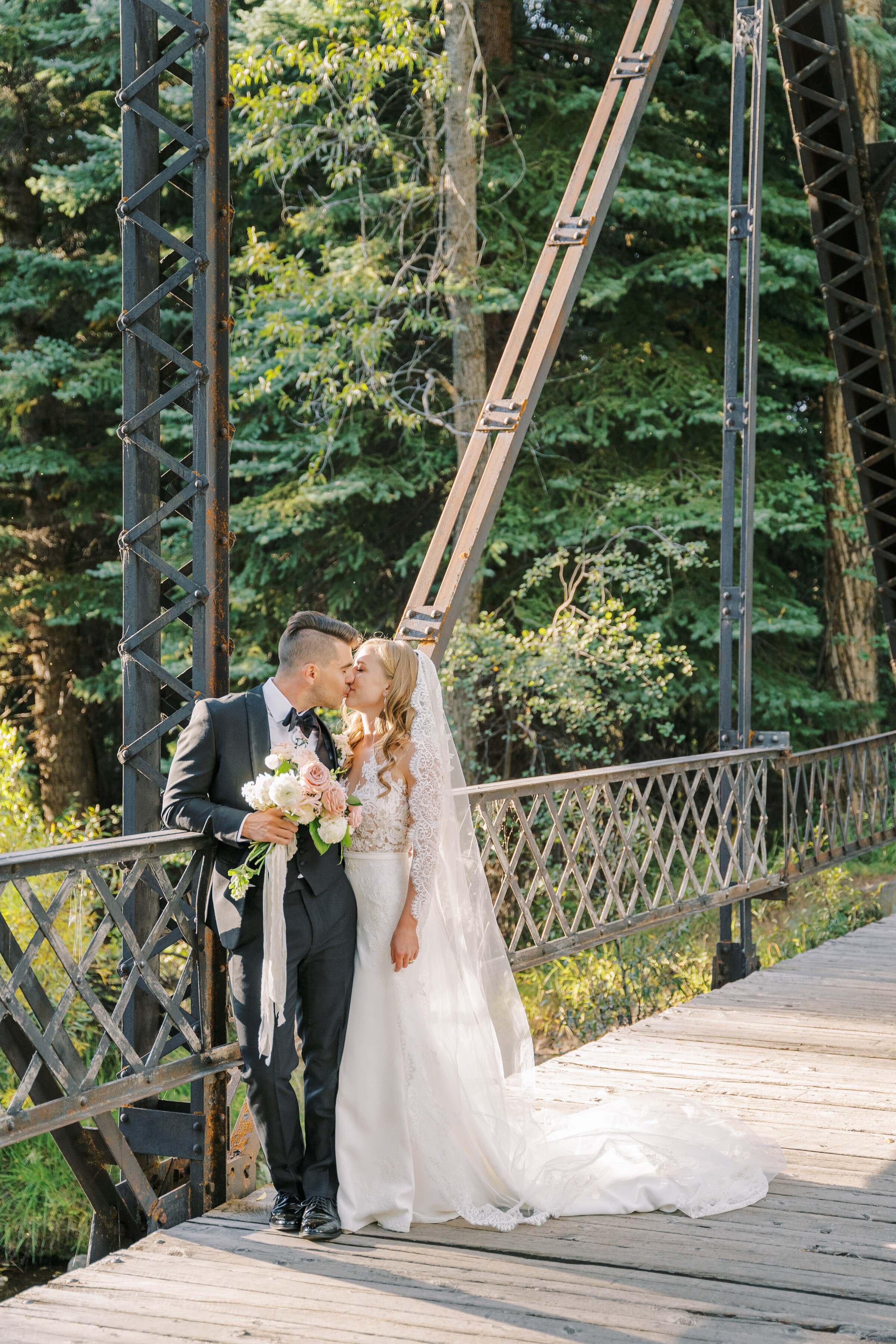 Christina and Stuart Hotel Jerome Wedding in Aspen Colorado by Kelby Maria Photography-04685