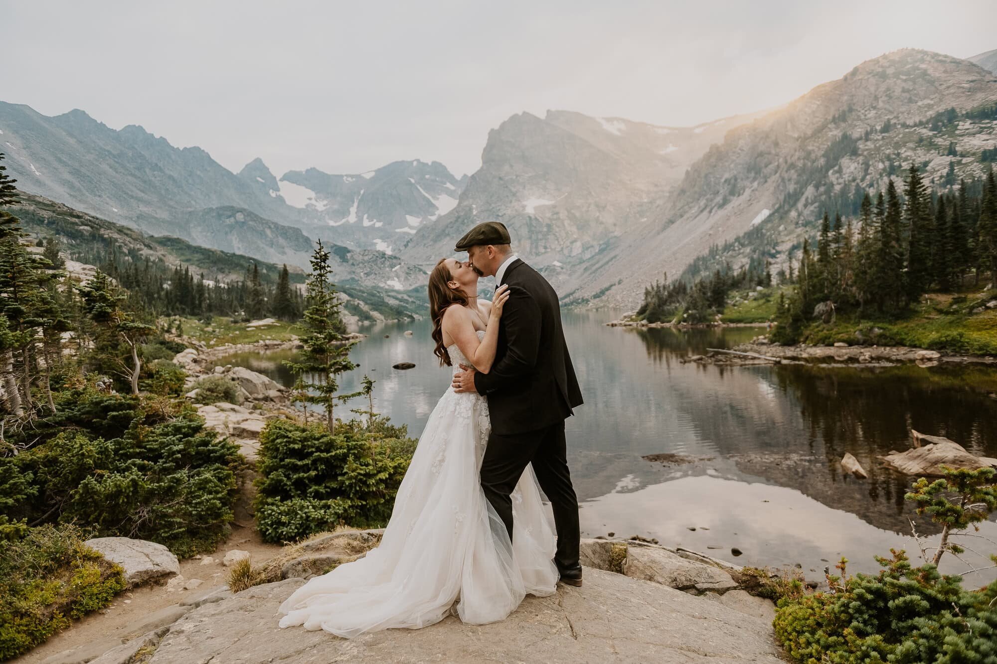 Couple kissing during their Lake Isabelle Colorado elopement.