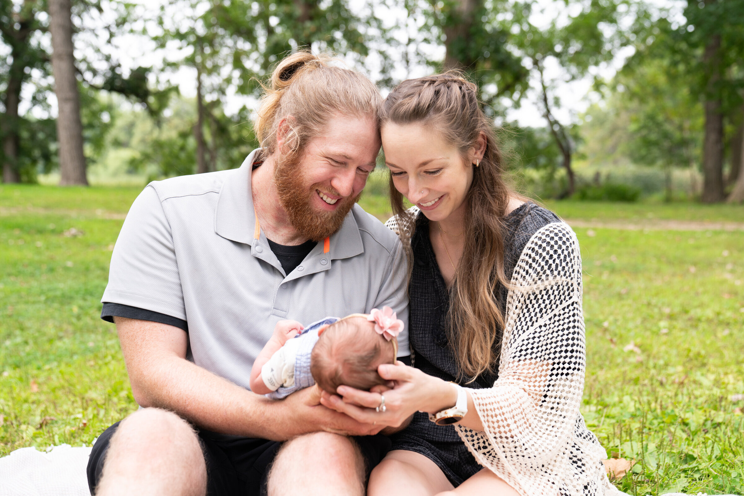 Outdoor newborn photo ideas
