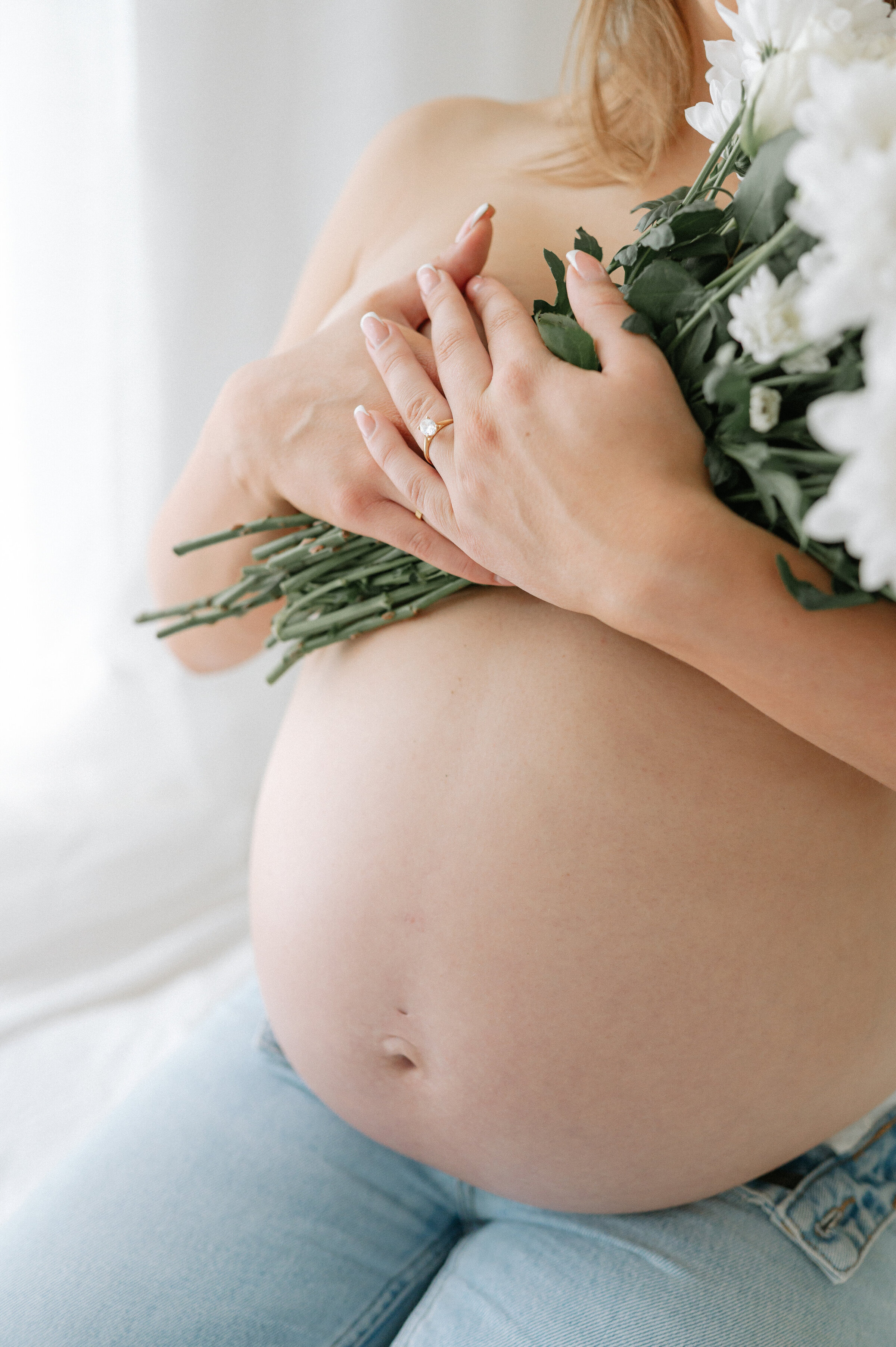 maternity photoshoot by maternity, newborn and baby photographer