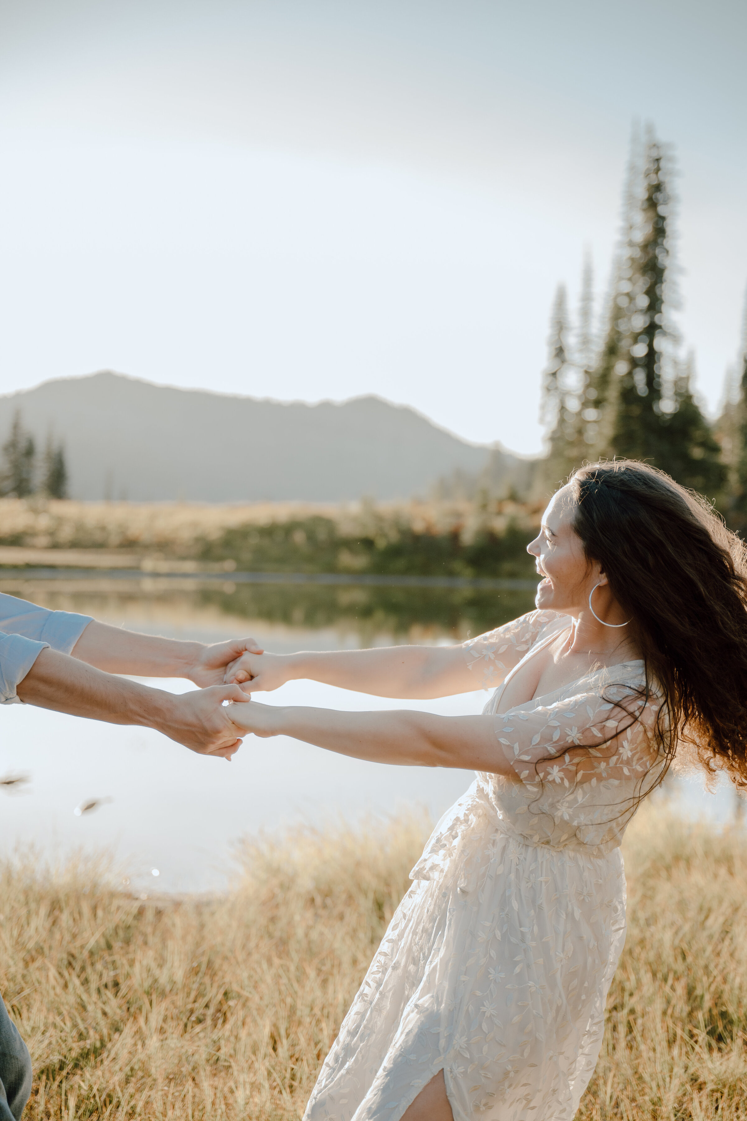 spenser-couple-mount-rainier-washington-80