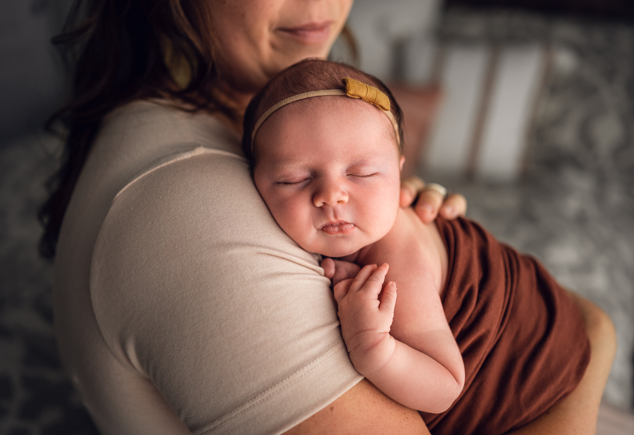 in-home newborn session by Mackenzie Thada