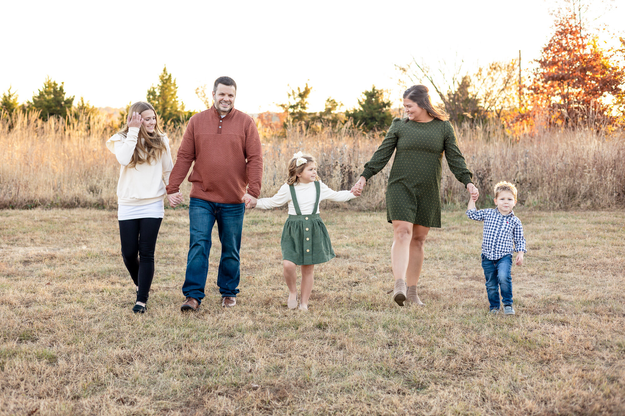 Outdoor-family-lifestyle-photography-session-Frankfort-KY-photographer-golden-hour-4